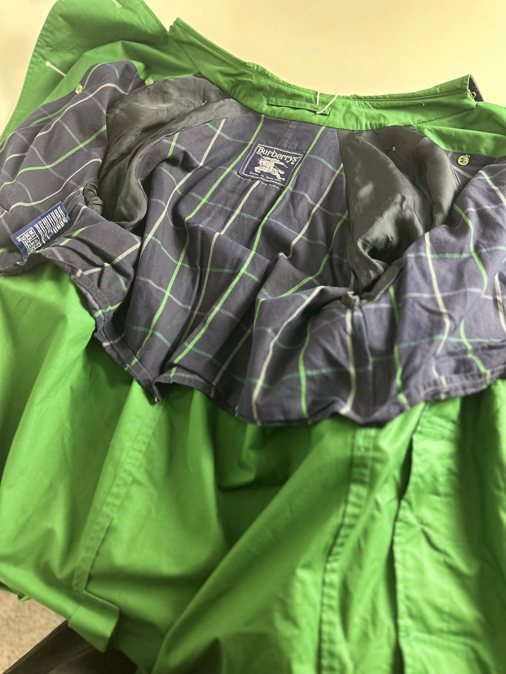 Burberrys Trenchcoat (12/M)