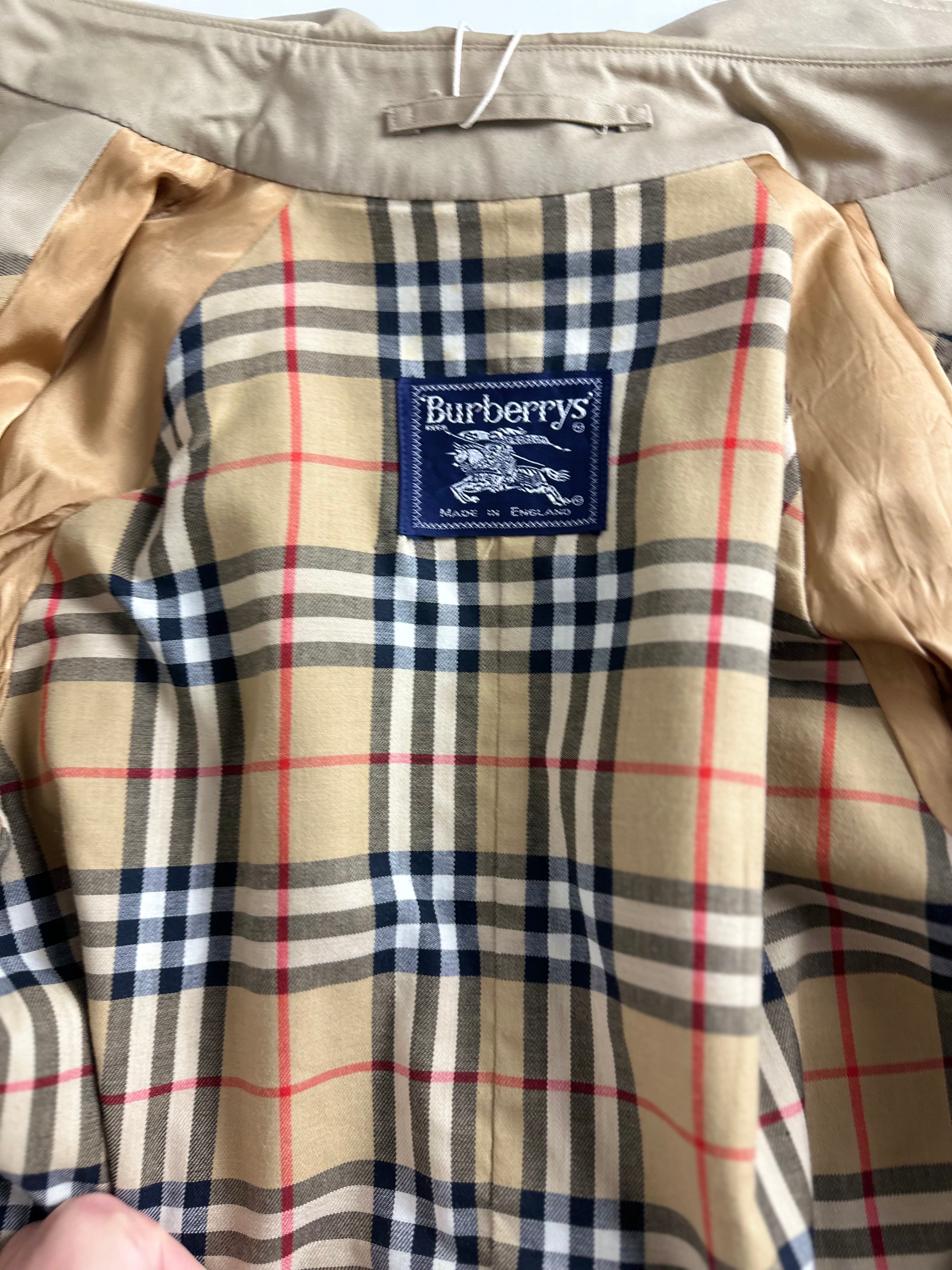 Burberrys Trenchcoat (12/M)