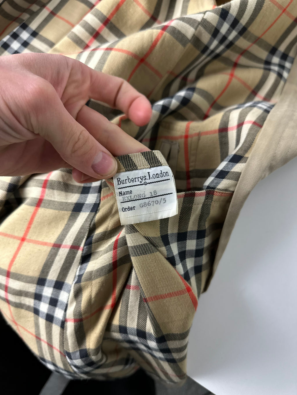 Burberrys Trenchcoat (10/S)