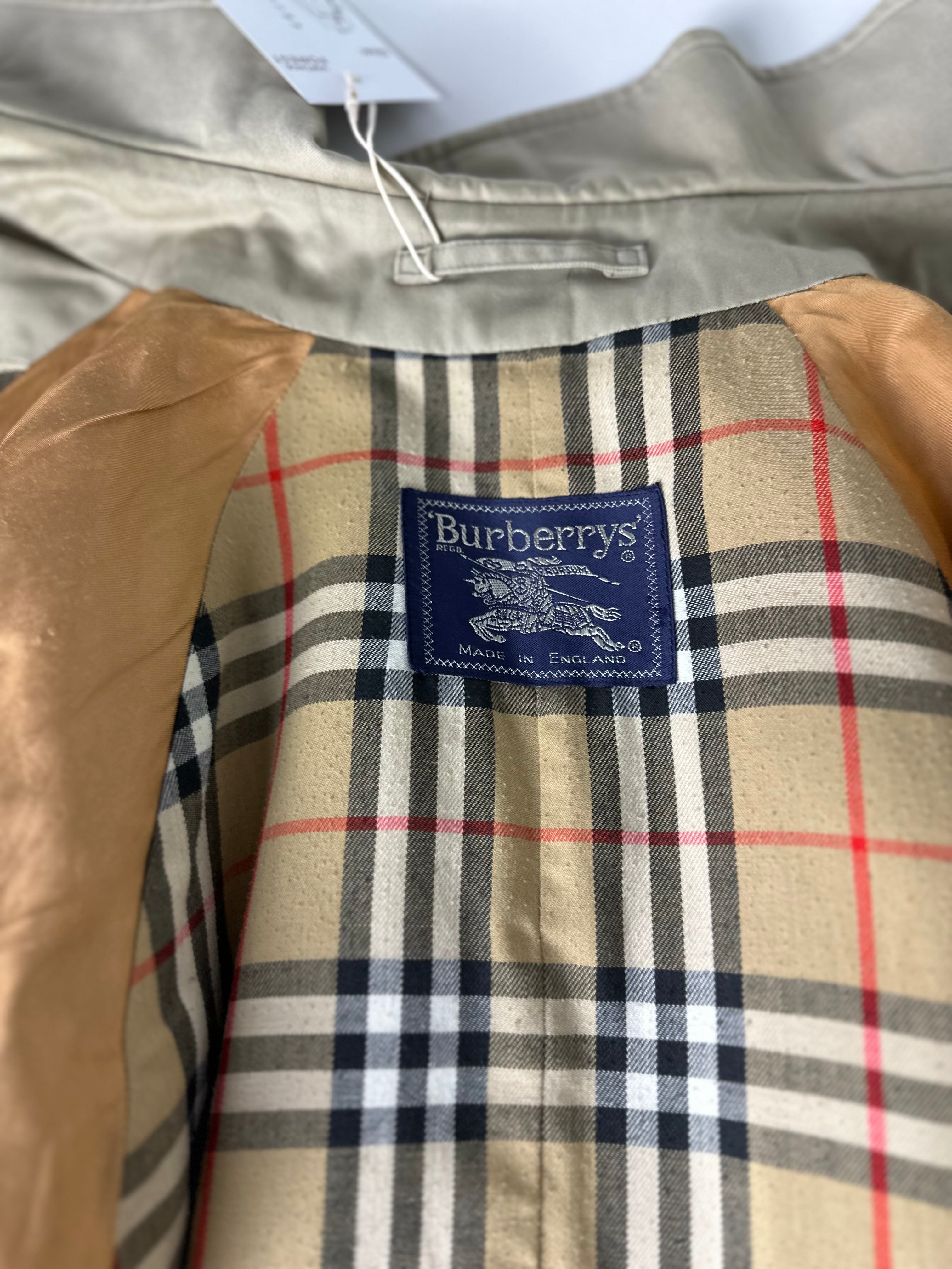 Burberrys Trenchcoat (14/L)