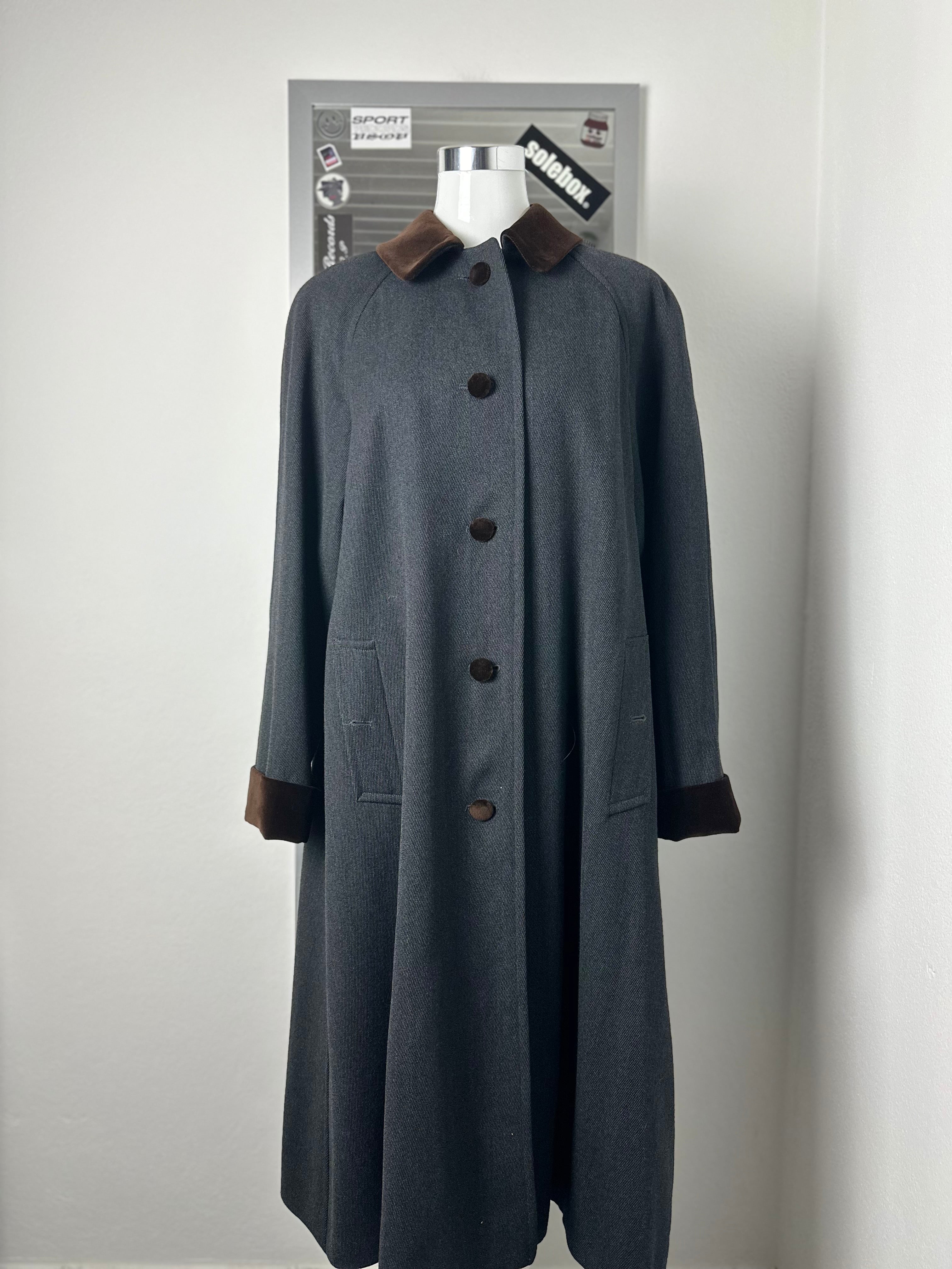 Burberrys Coat (10/S)