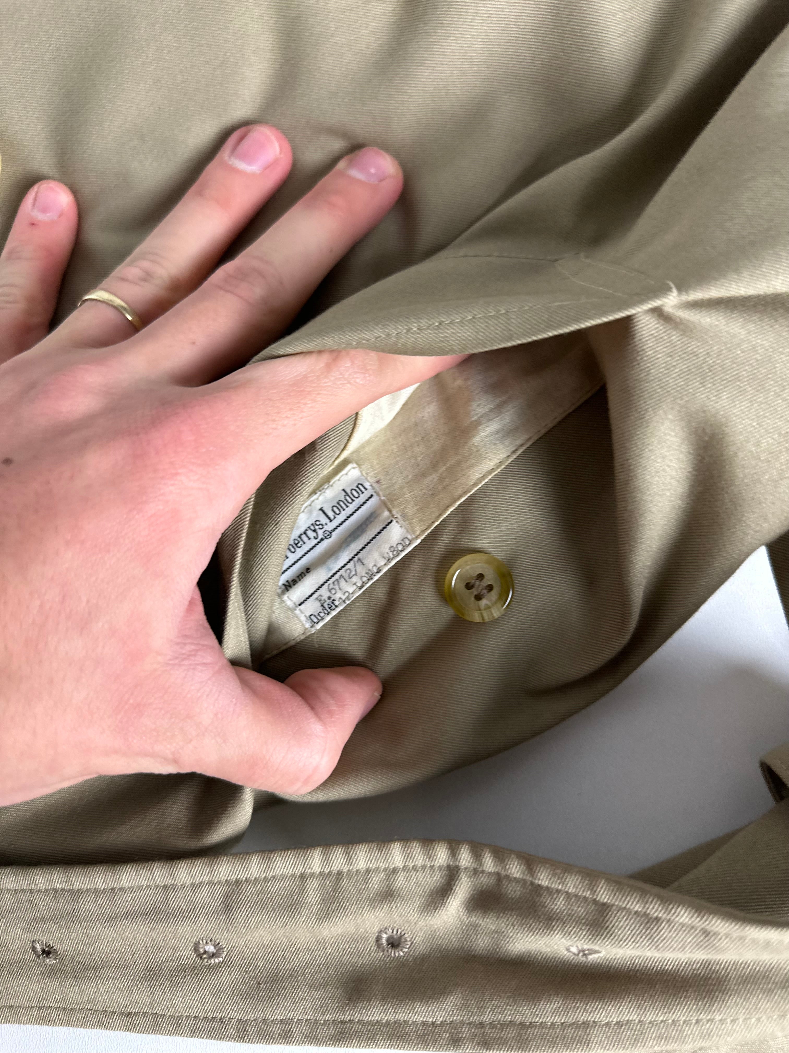 Burberrys Trenchcoat (10/S) including Inlet