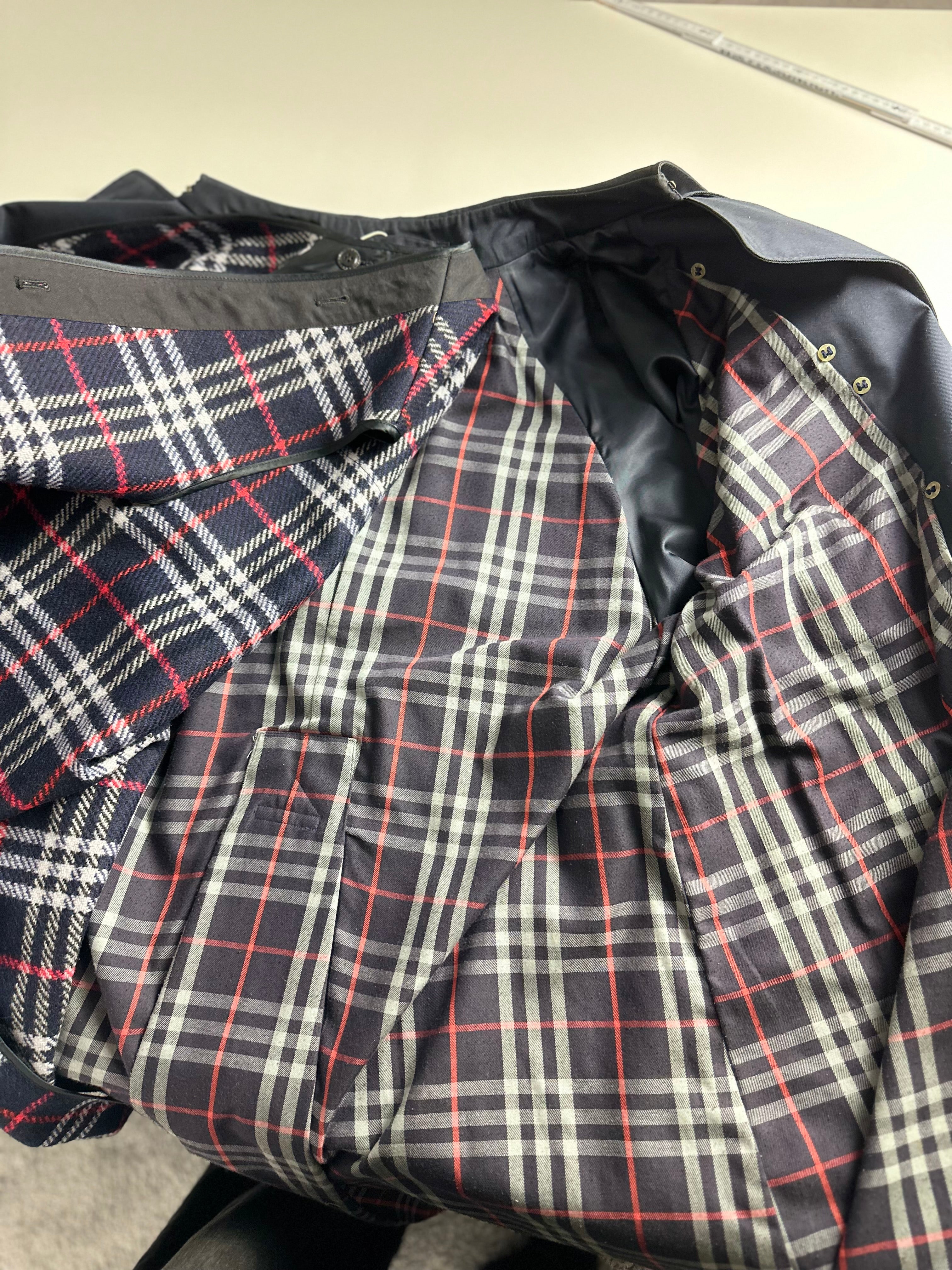 Burberrys Trenchcoat (14/L) including Inlet