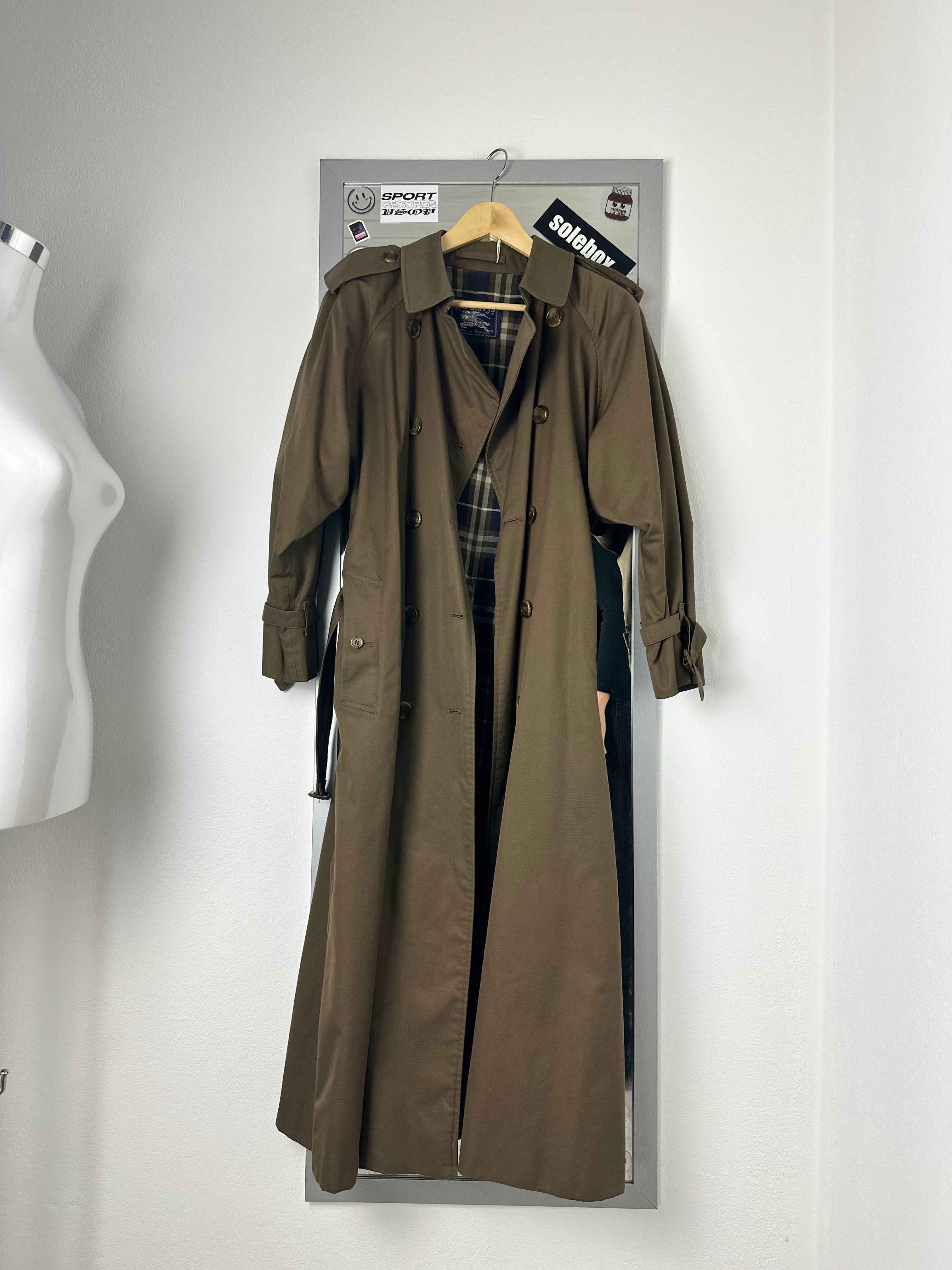 Burberrys Trenchcoat (10/S)
