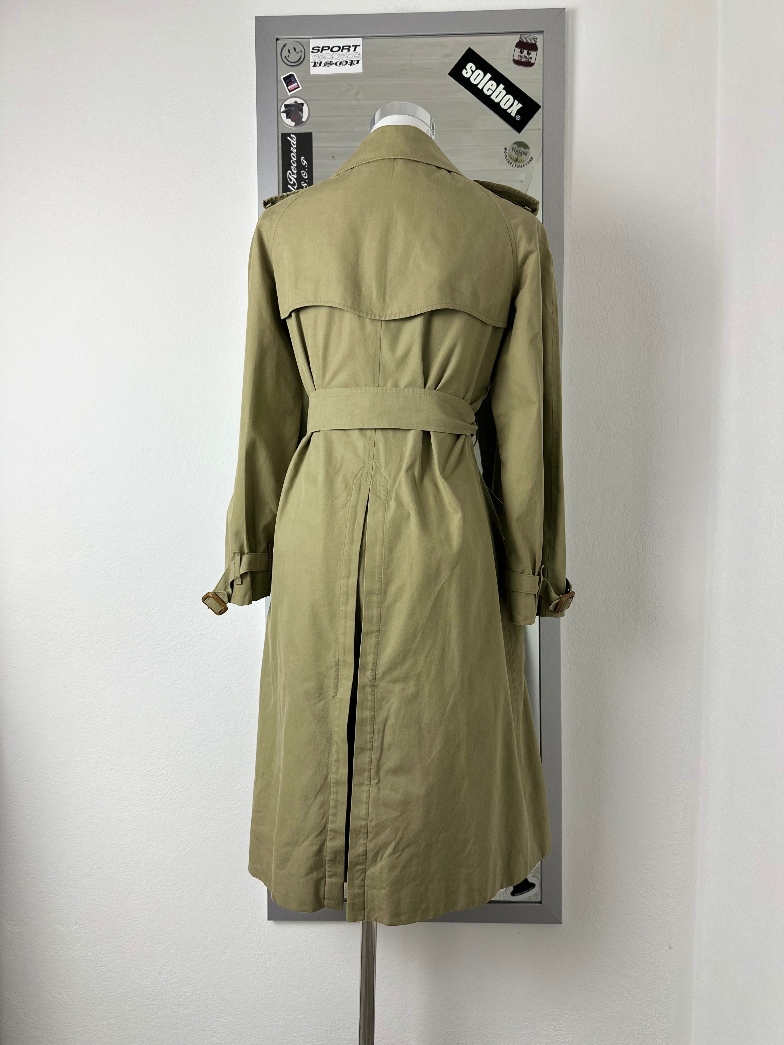 Burberrys Trenchcoat (10/S)