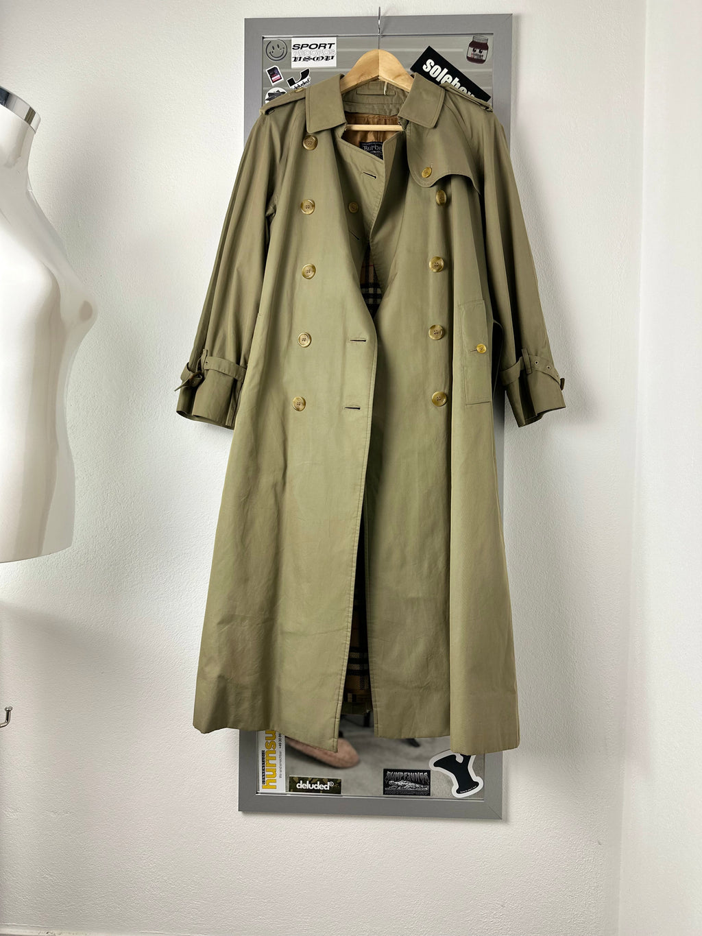 Burberrys Trenchcoat (10/S) including Inlet