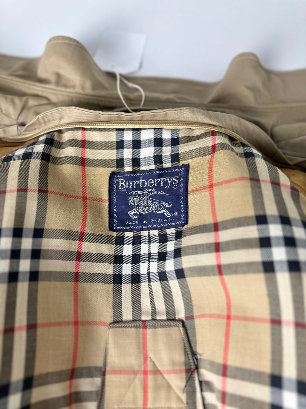 Burberrys Trenchcoat (10/S)