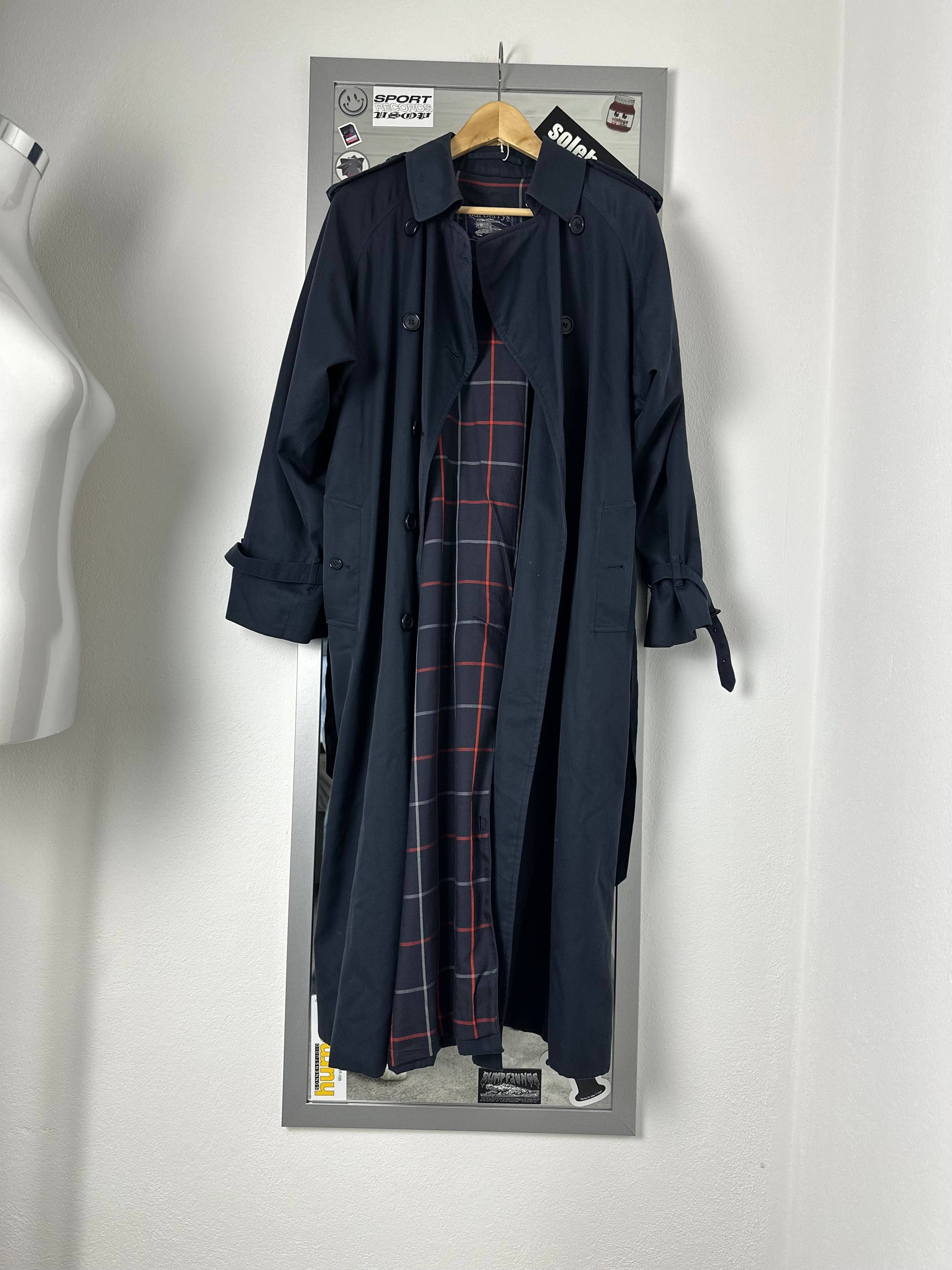 Burberrys Trenchcoat (12/M)