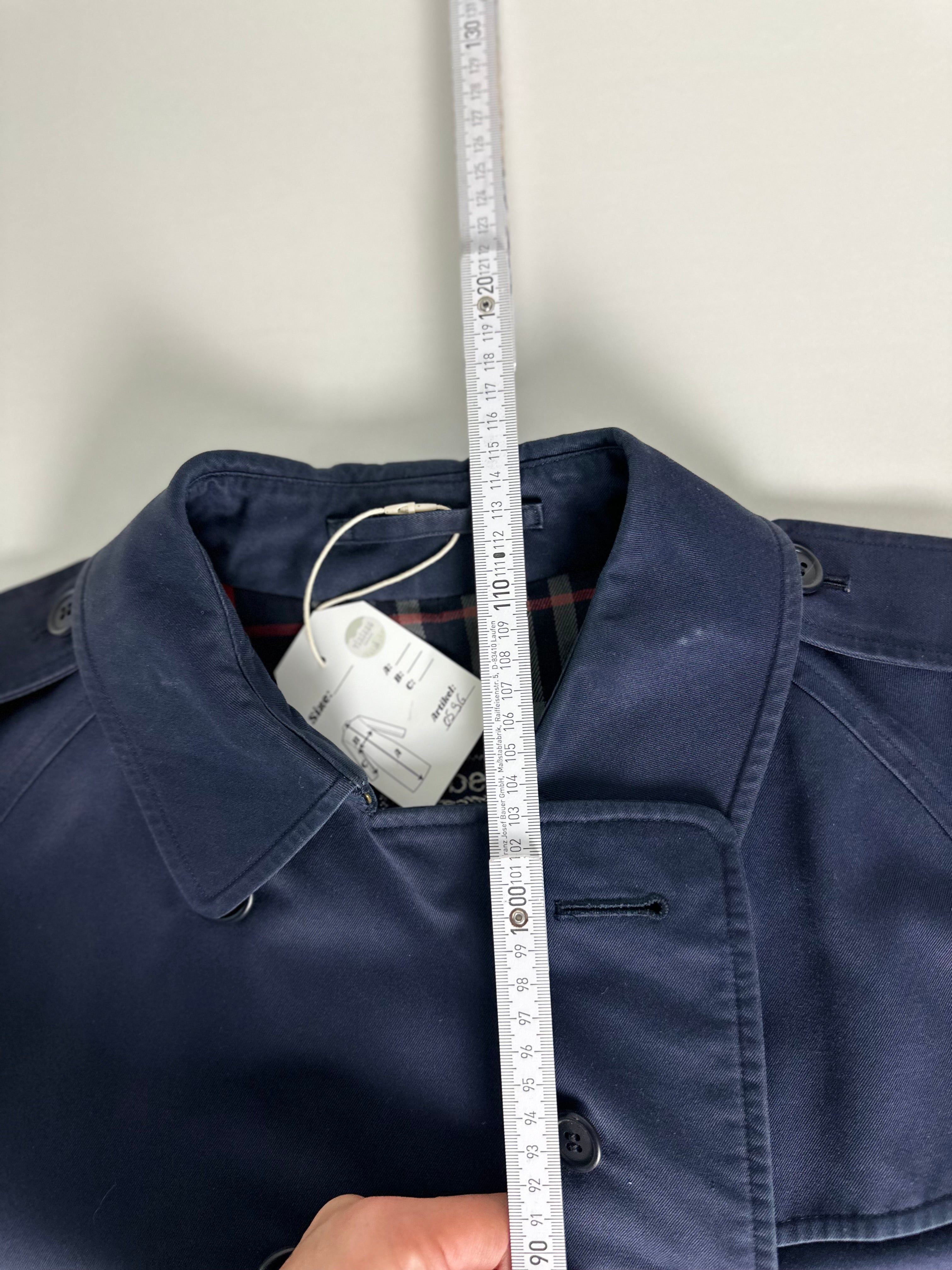 Burberrys Trenchcoat (10/S)