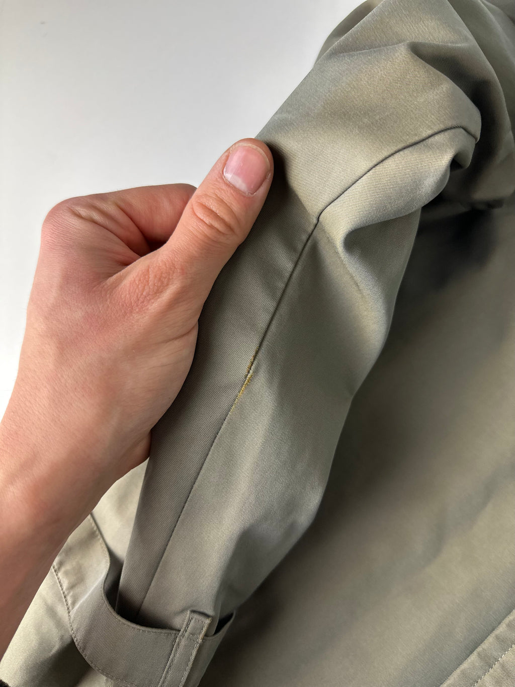 Burberrys Trenchcoat (52/L) including Inlet