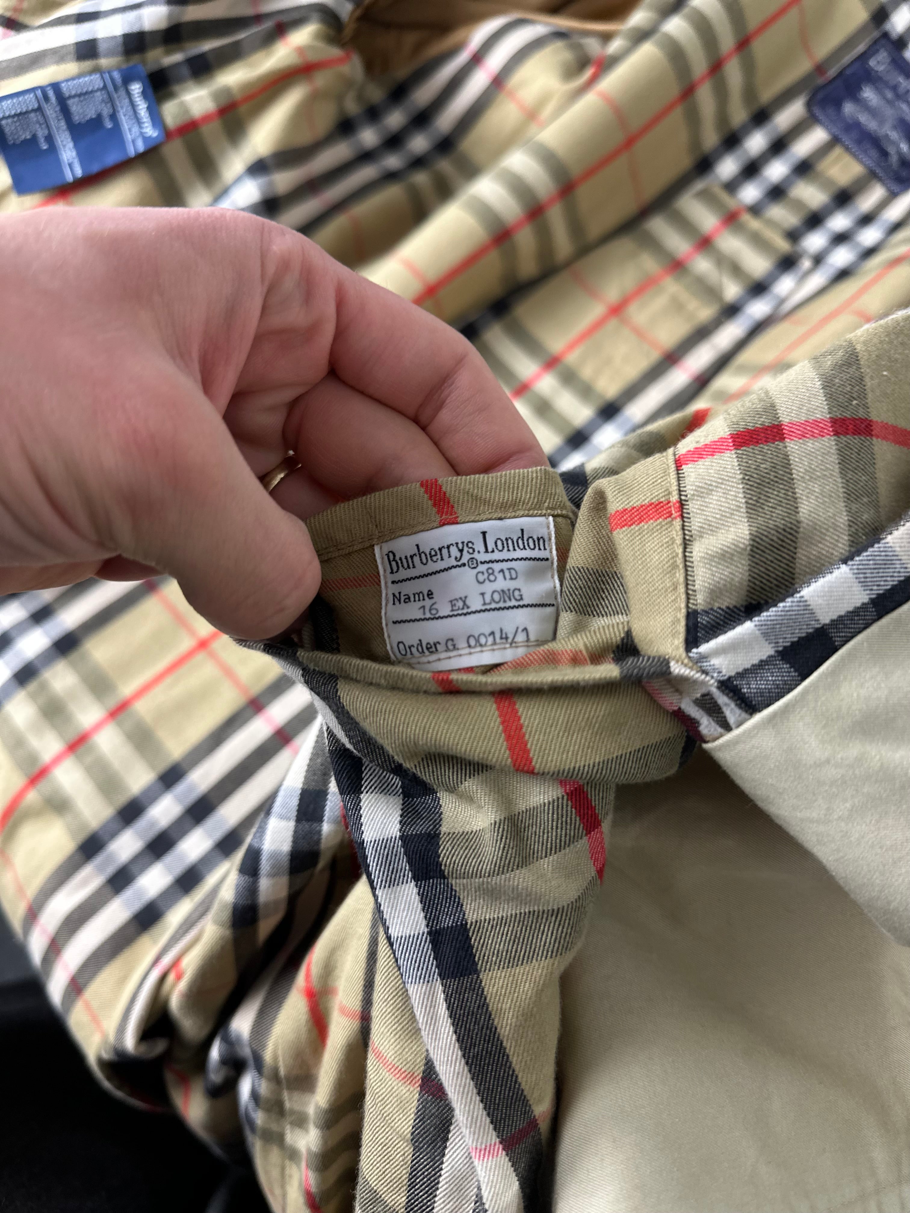 Burberrys Trenchcoat (14/L)