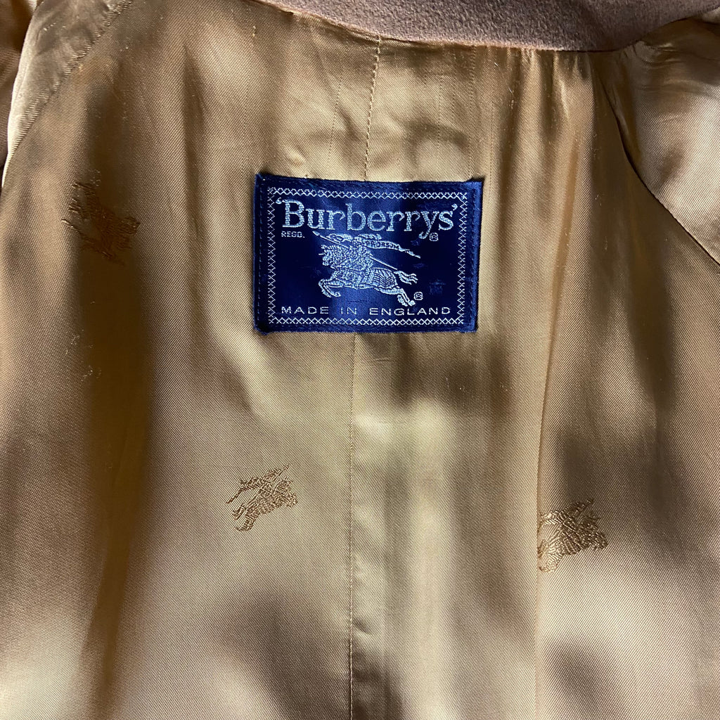 Burberrys Coat (52/L)