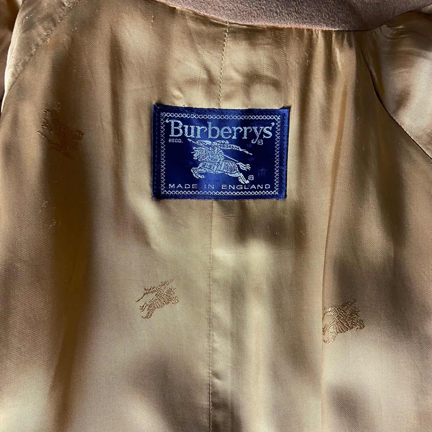 Burberrys Coat (52/L)
