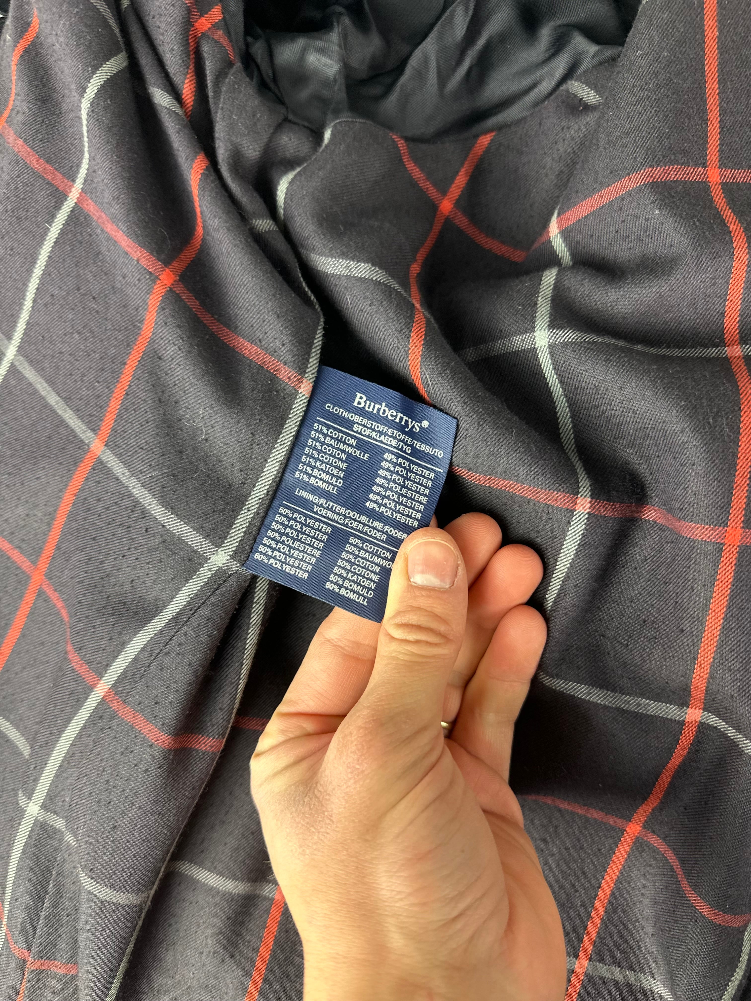 Burberrys Trenchcoat (12/M)