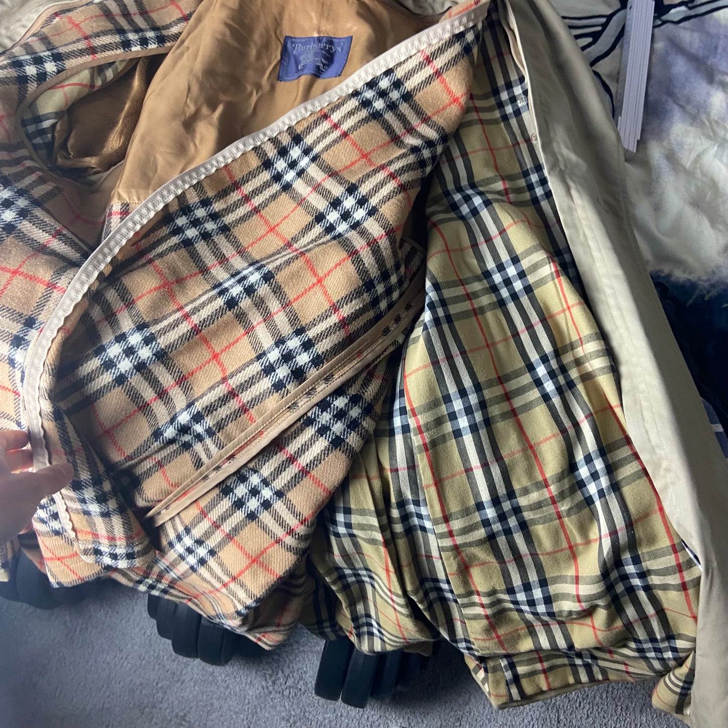 Burberrys Trenchcoat (12/M) including Inlet