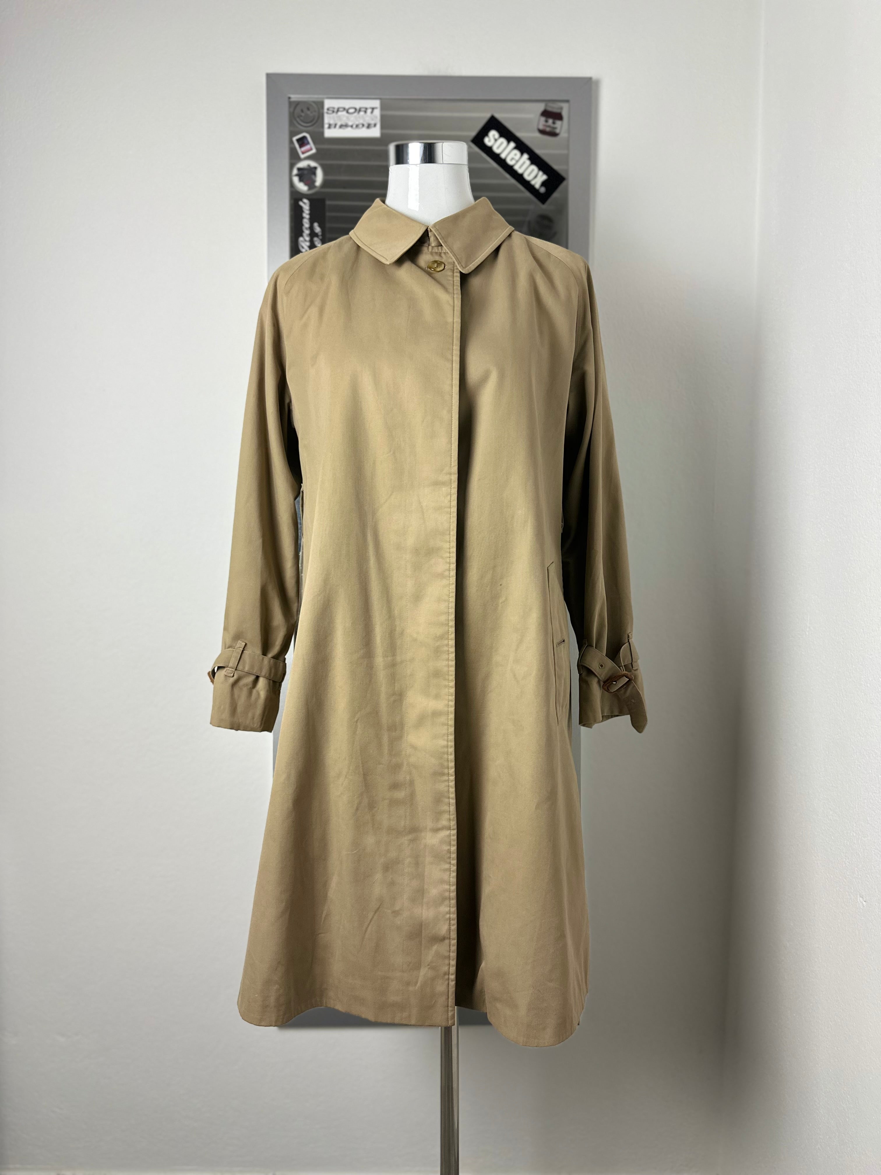 Burberrys Trenchcoat (10/S)