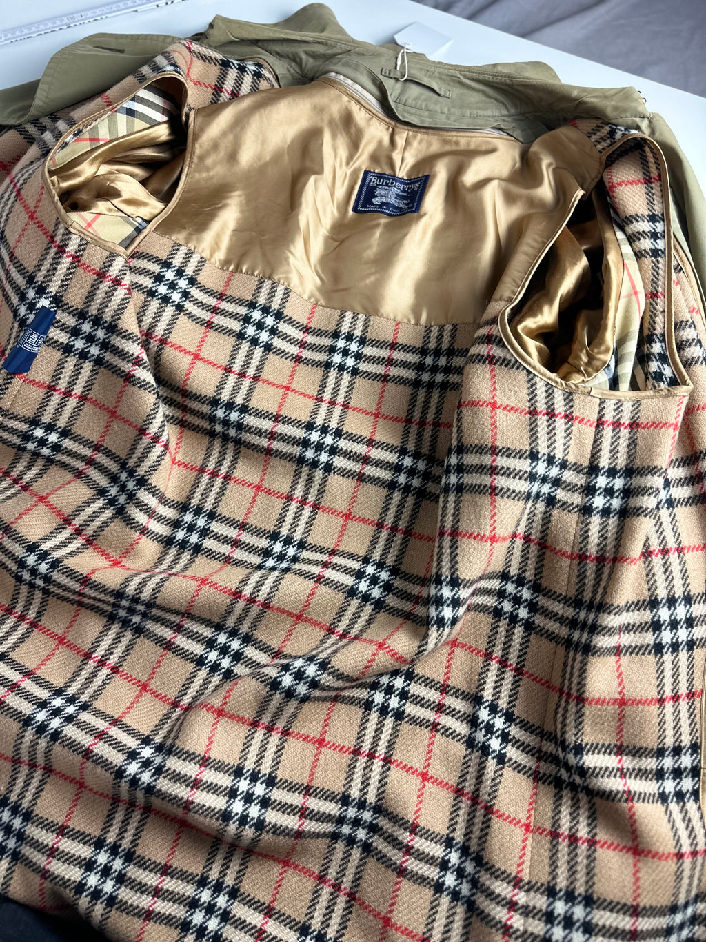 Burberrys Trenchcoat (54/XL) including Inlet