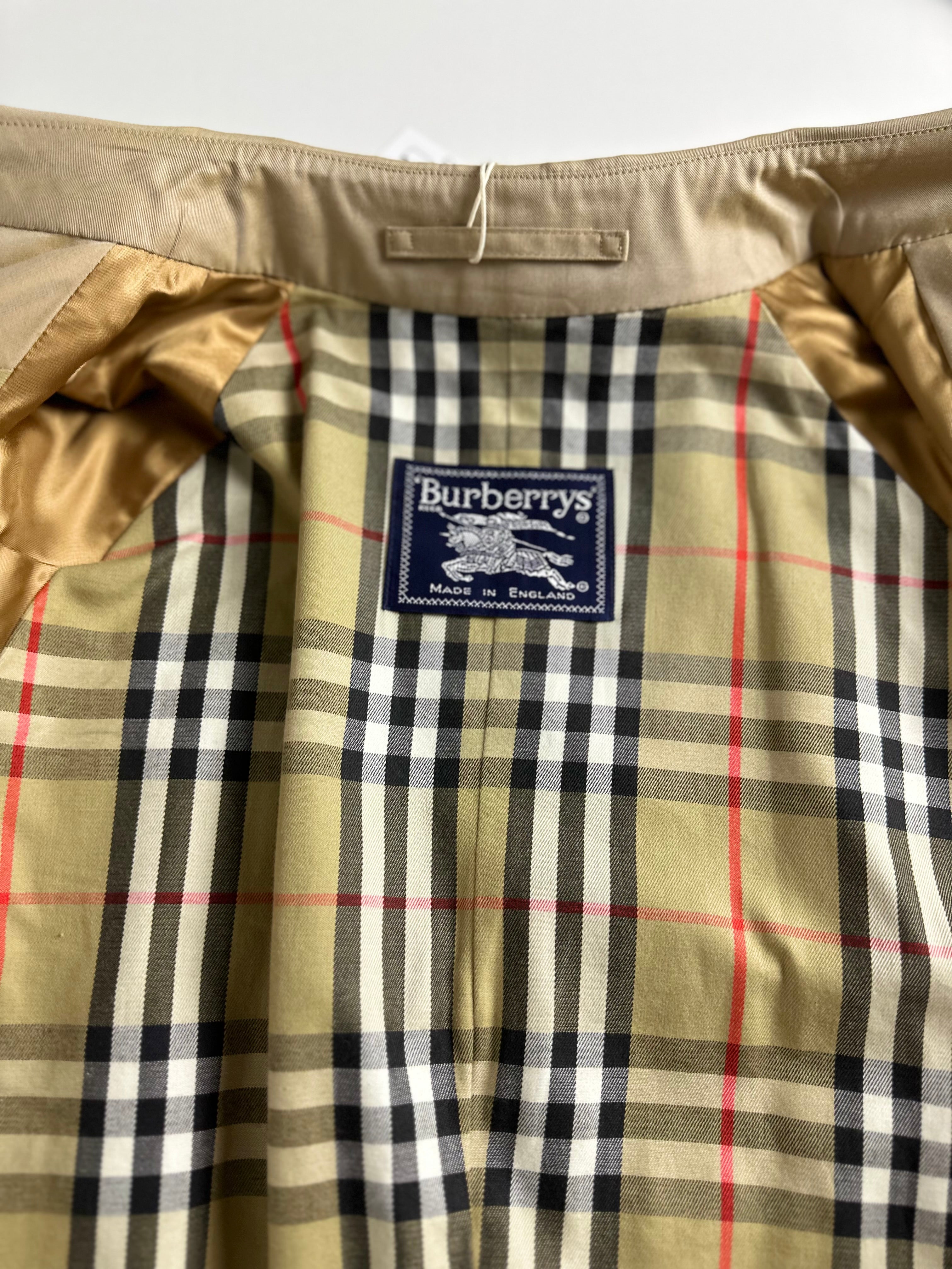 Burberrys Trenchcoat (12/M)