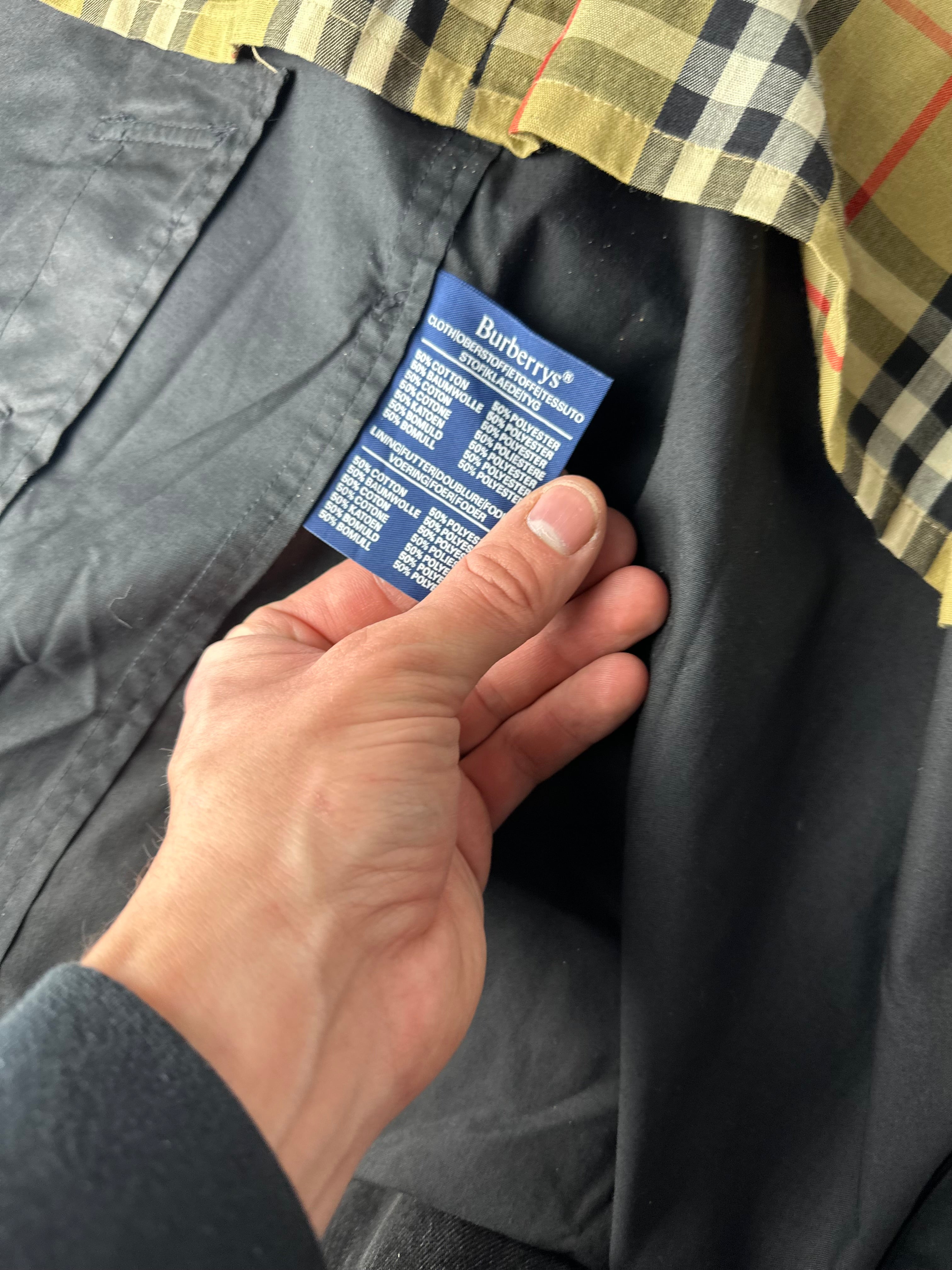 Burberrys Trenchcoat (14/L)