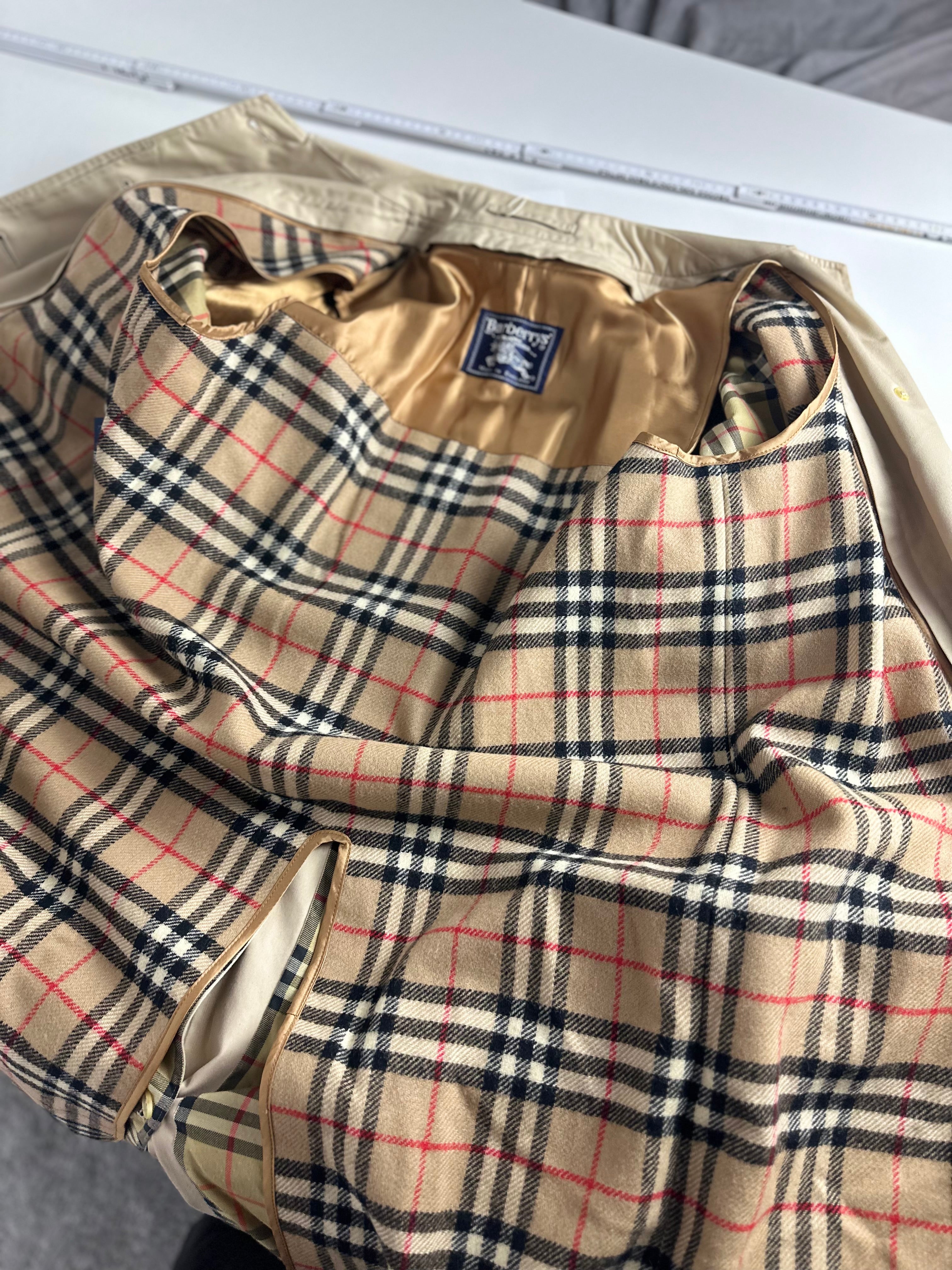 Burberrys Carcoat (10/S) including Inlet
