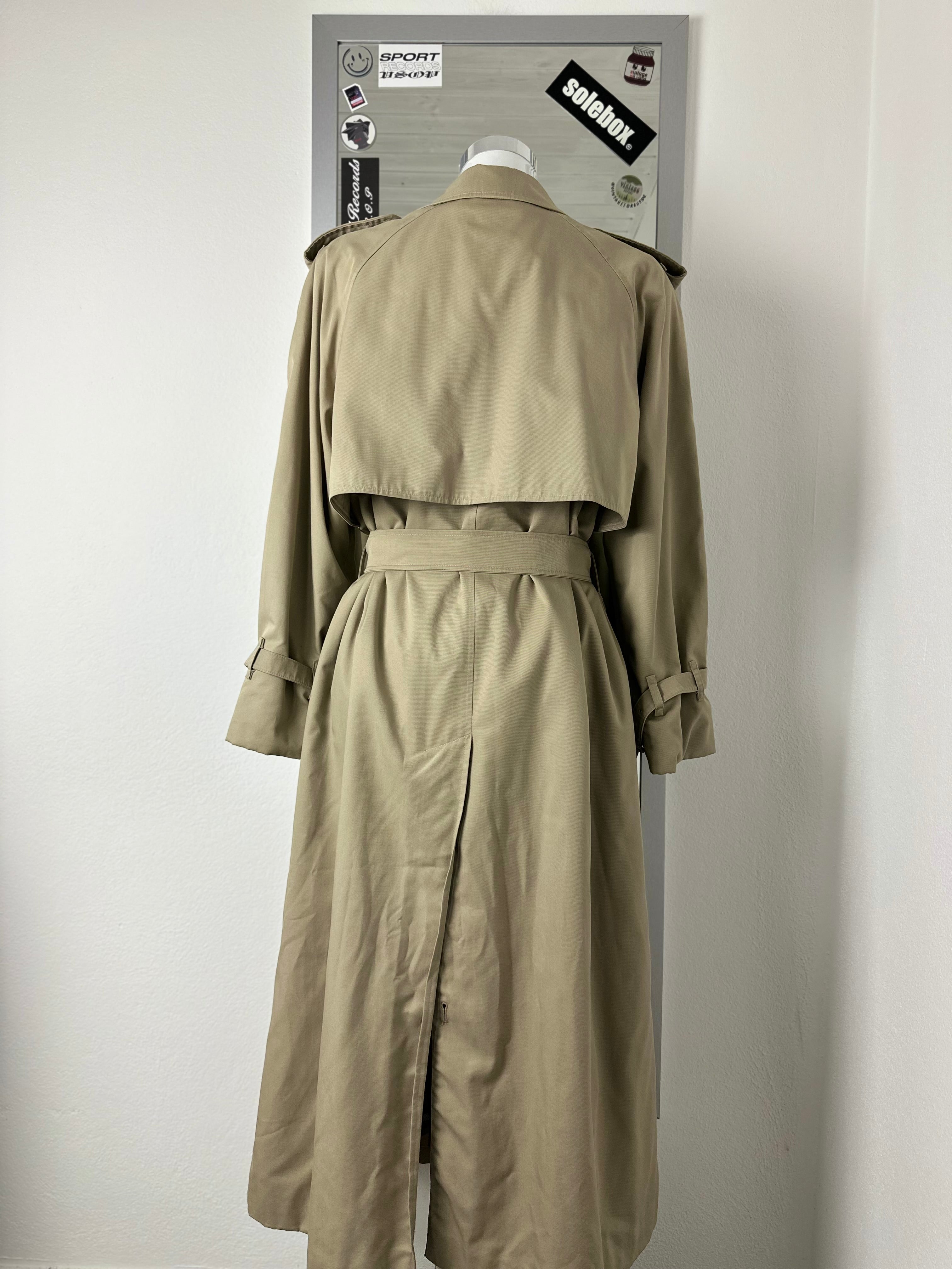 Burberrys Trenchcoat (16/XL) including Inlet