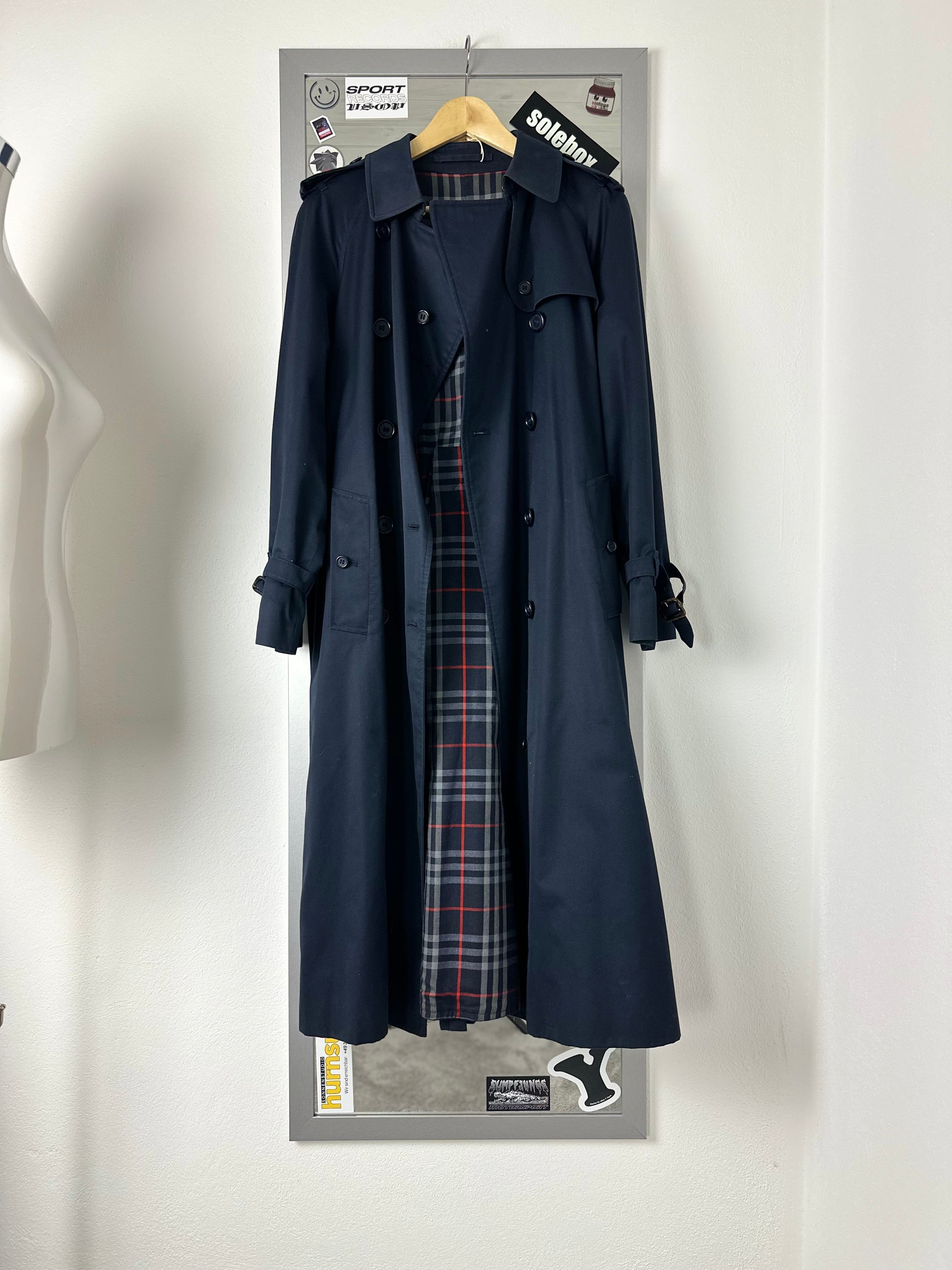 Burberrys Trenchcoat (10/S)