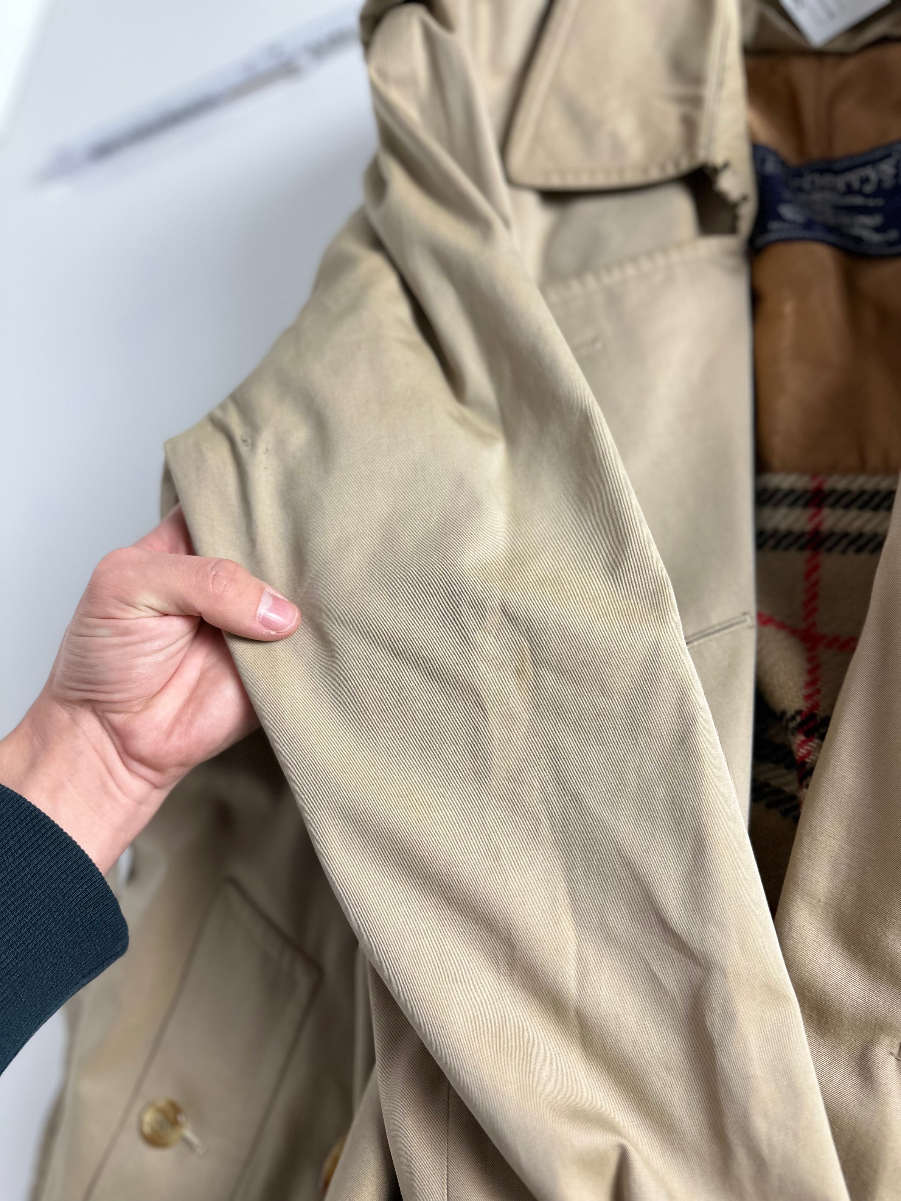 Burberrys Trenchcoat (46/S) including Inlet