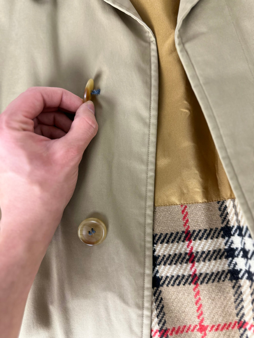 Burberrys Trenchcoat (52/L) including Inlet