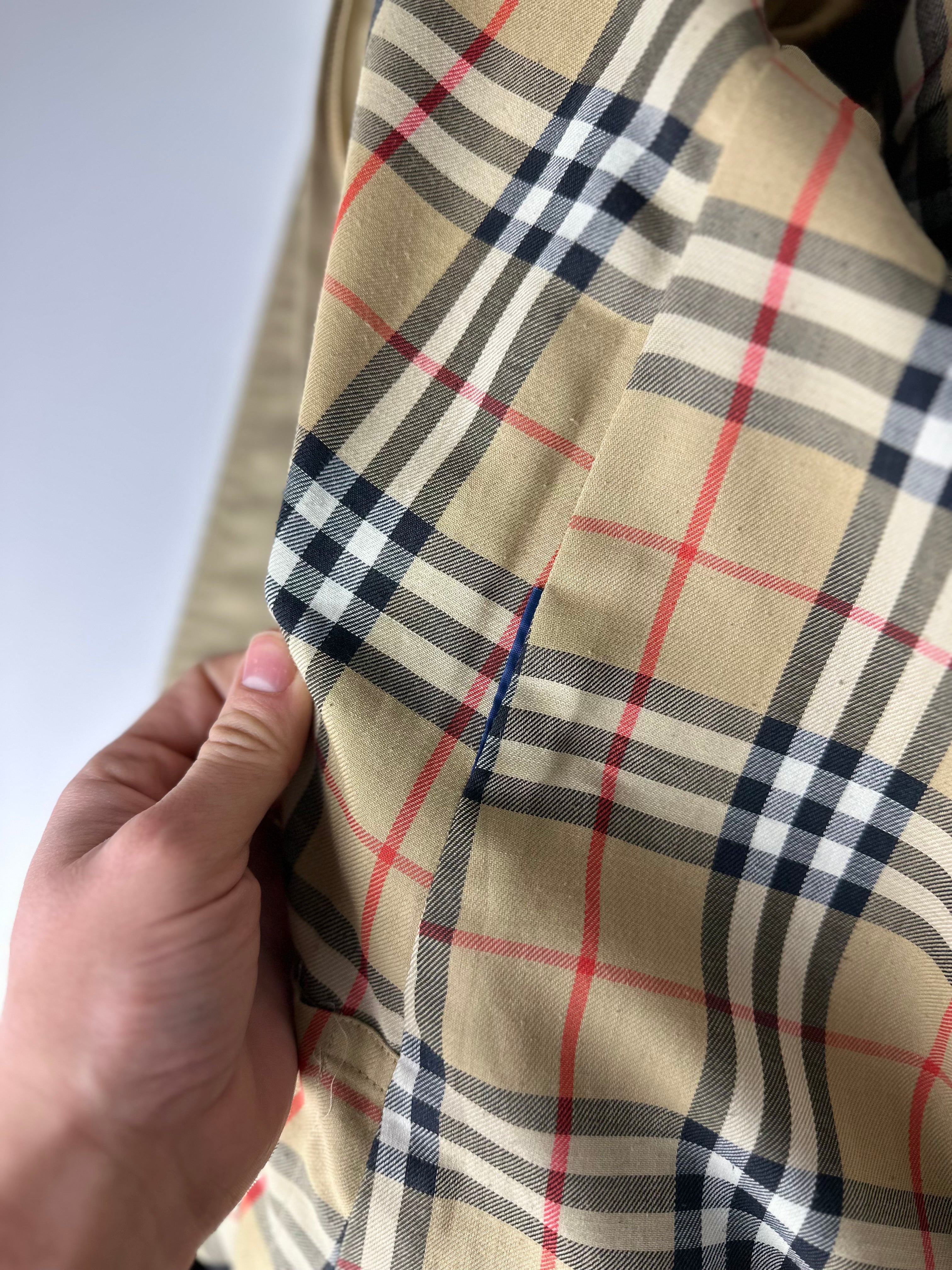 Burberrys Trenchcoat (10/S)