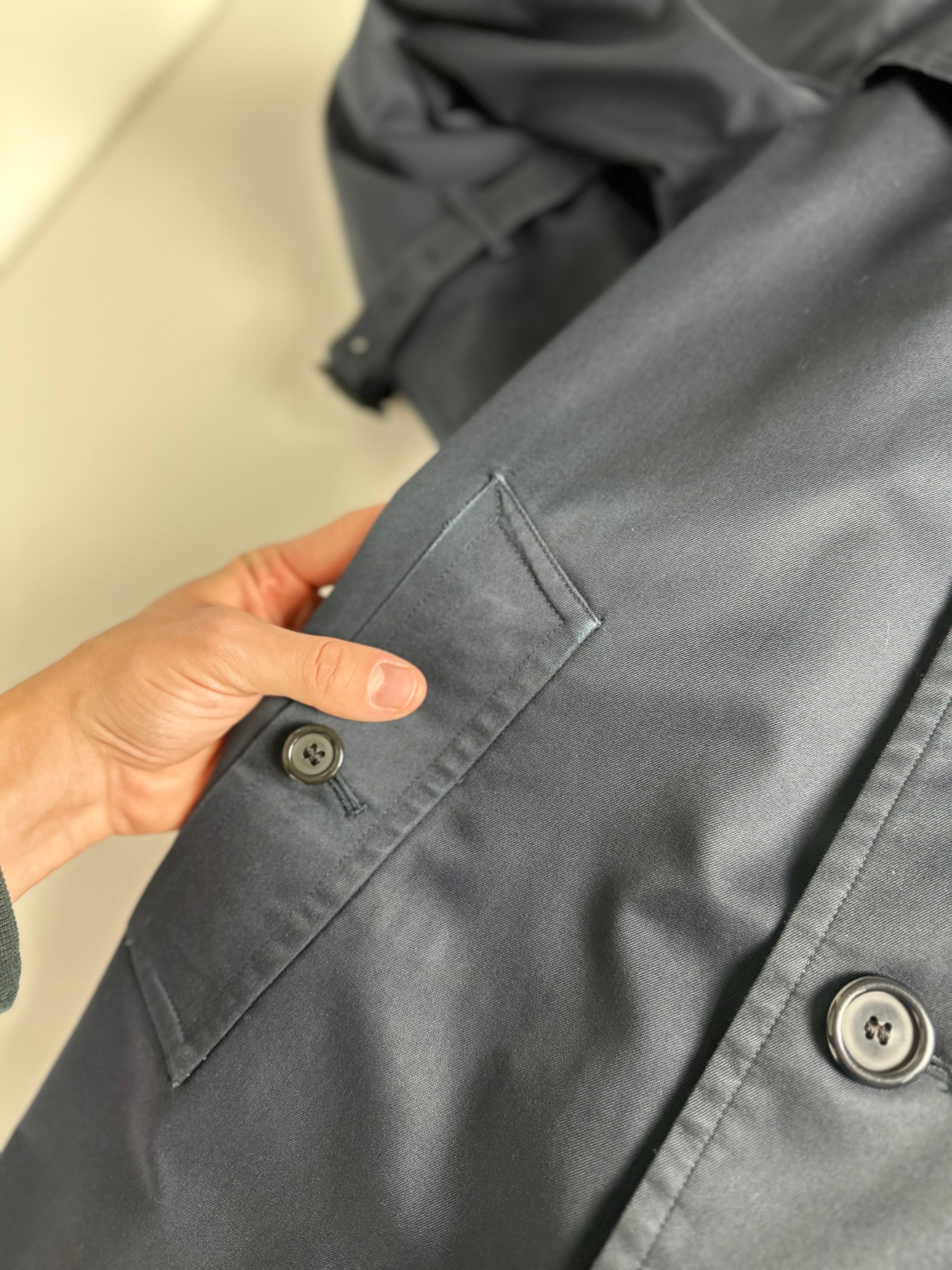 Burberrys Trenchcoat (52/L) including Inlet