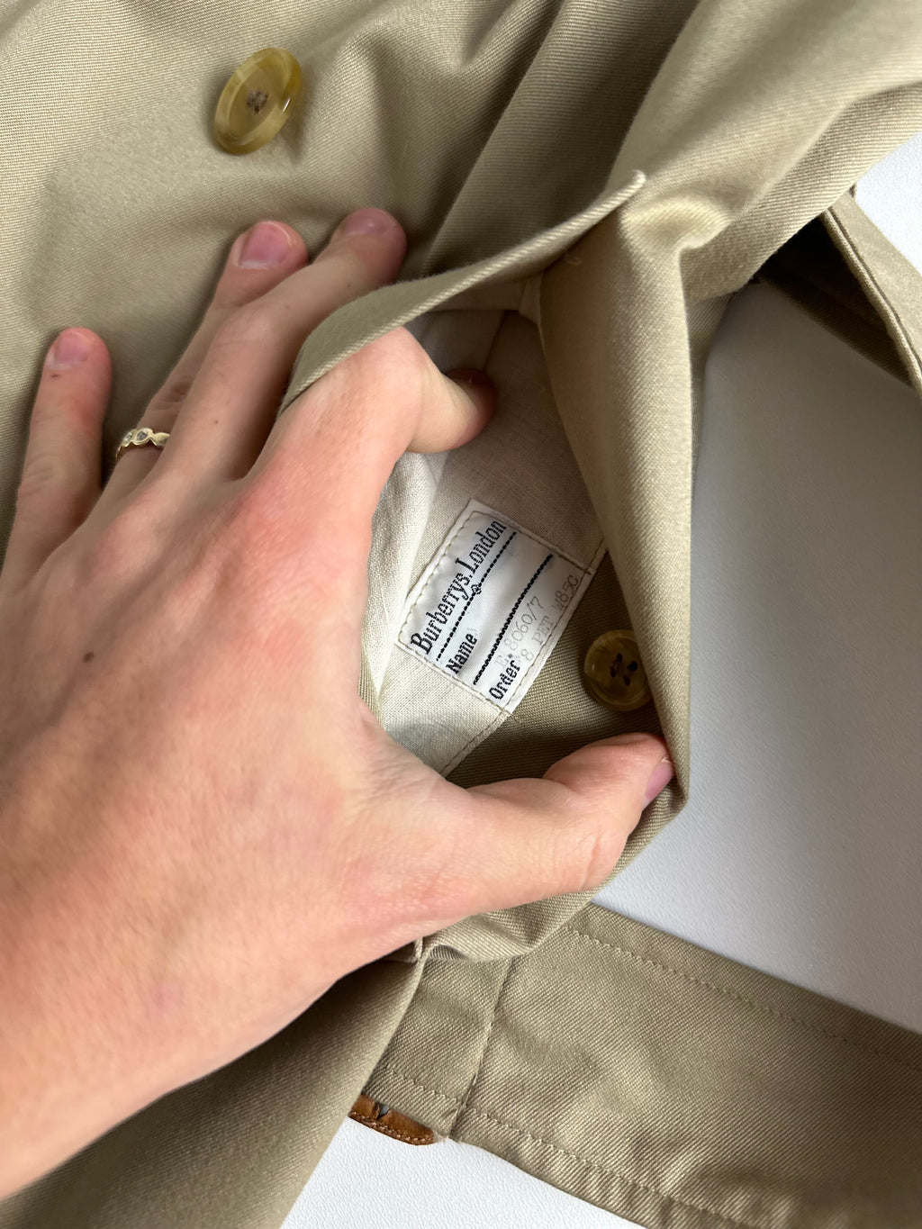 Burberrys Trenchcoat (12/M)