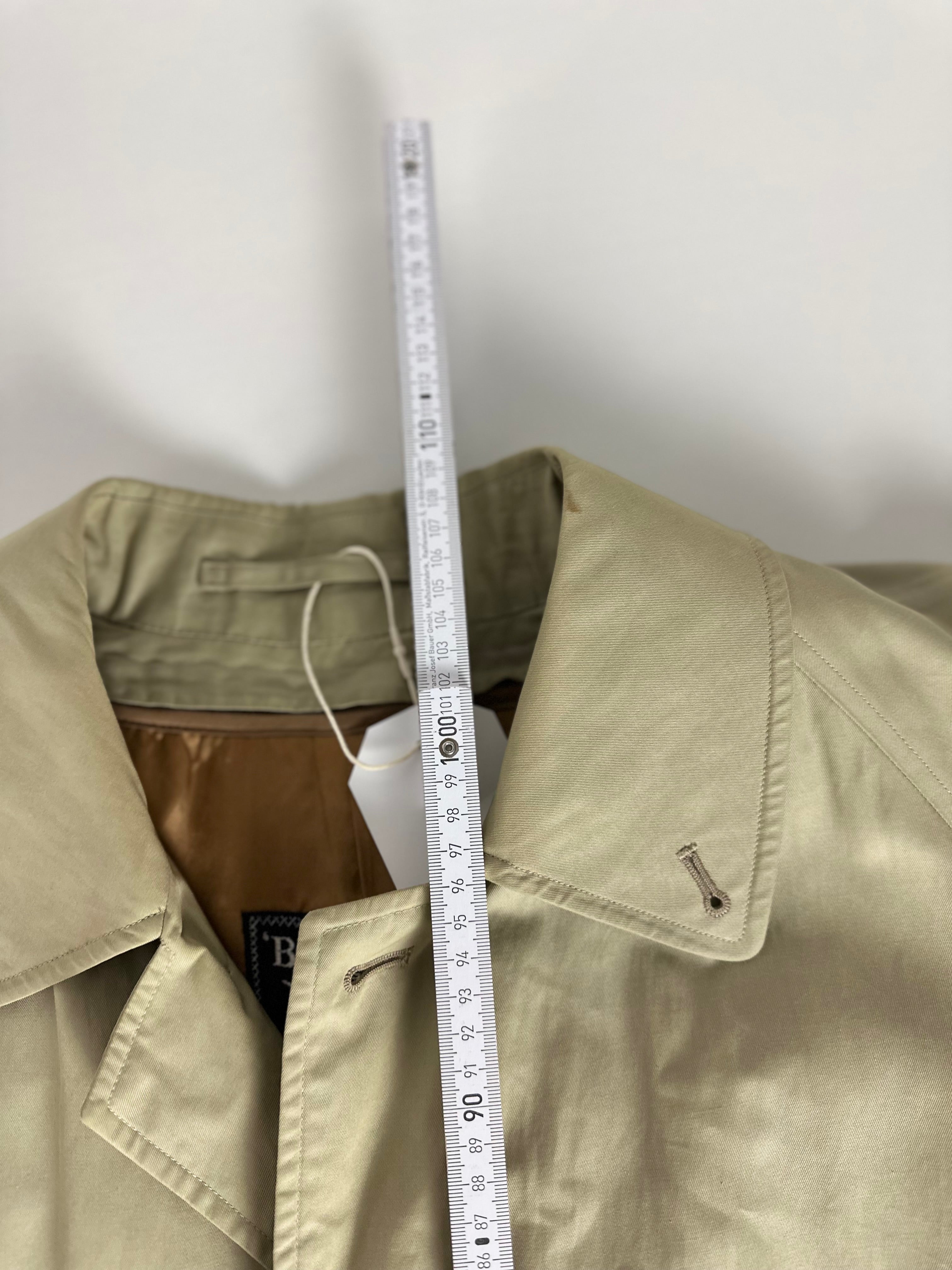 Burberrys Trenchcoat (50/L) including Inlet