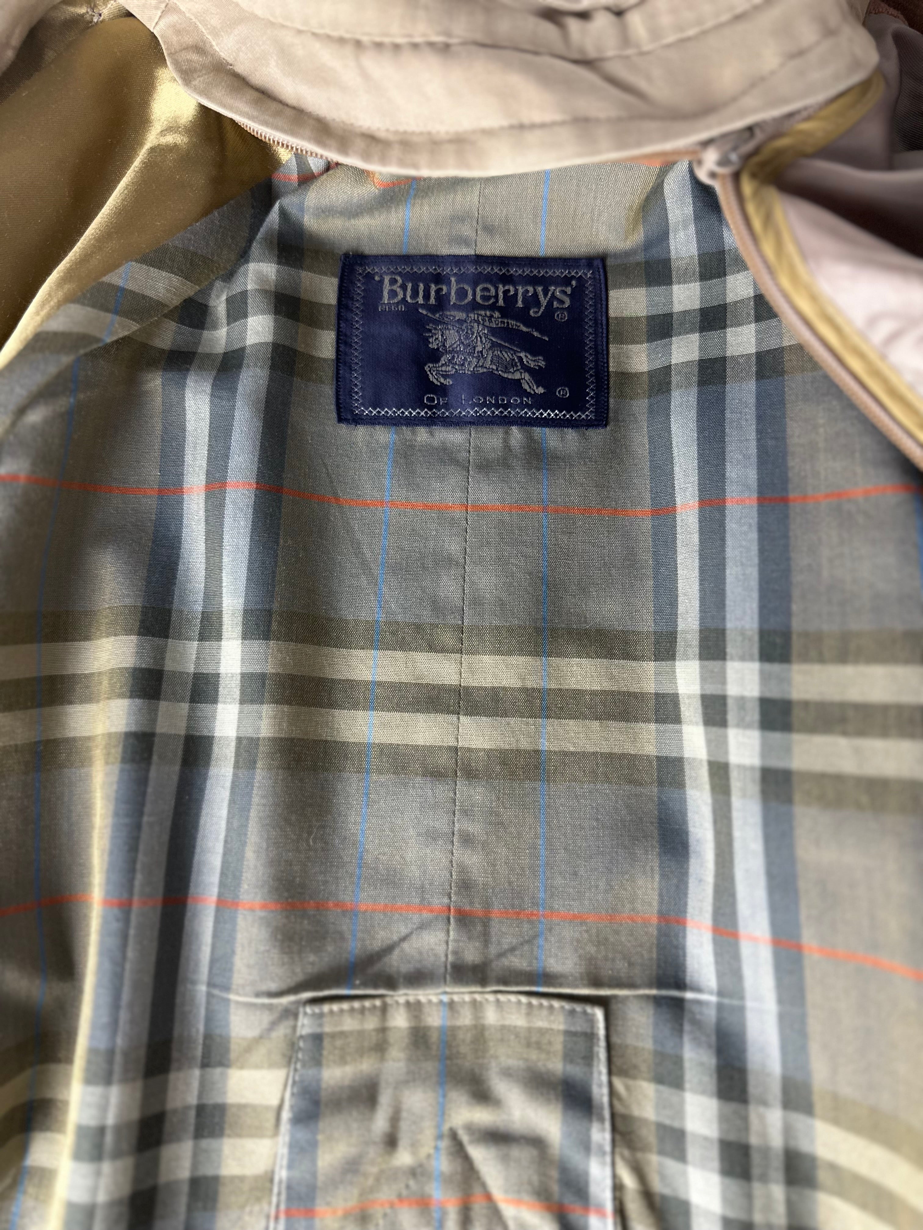 Burberrys Trenchcoat (12/M) including Inlet