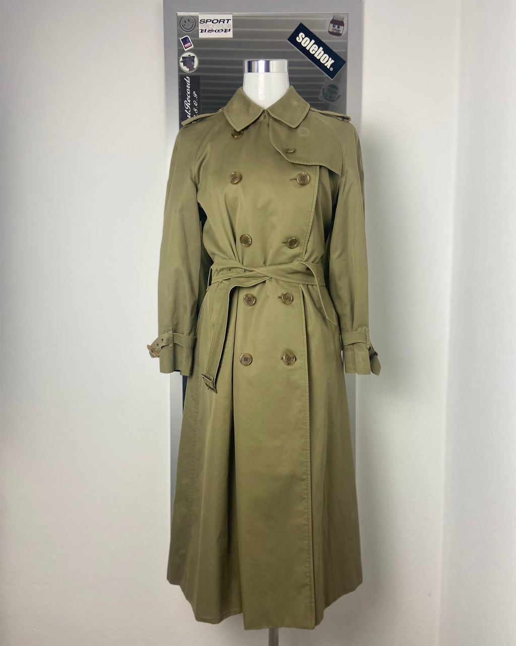 Burberrys Trenchcoat (10/S)