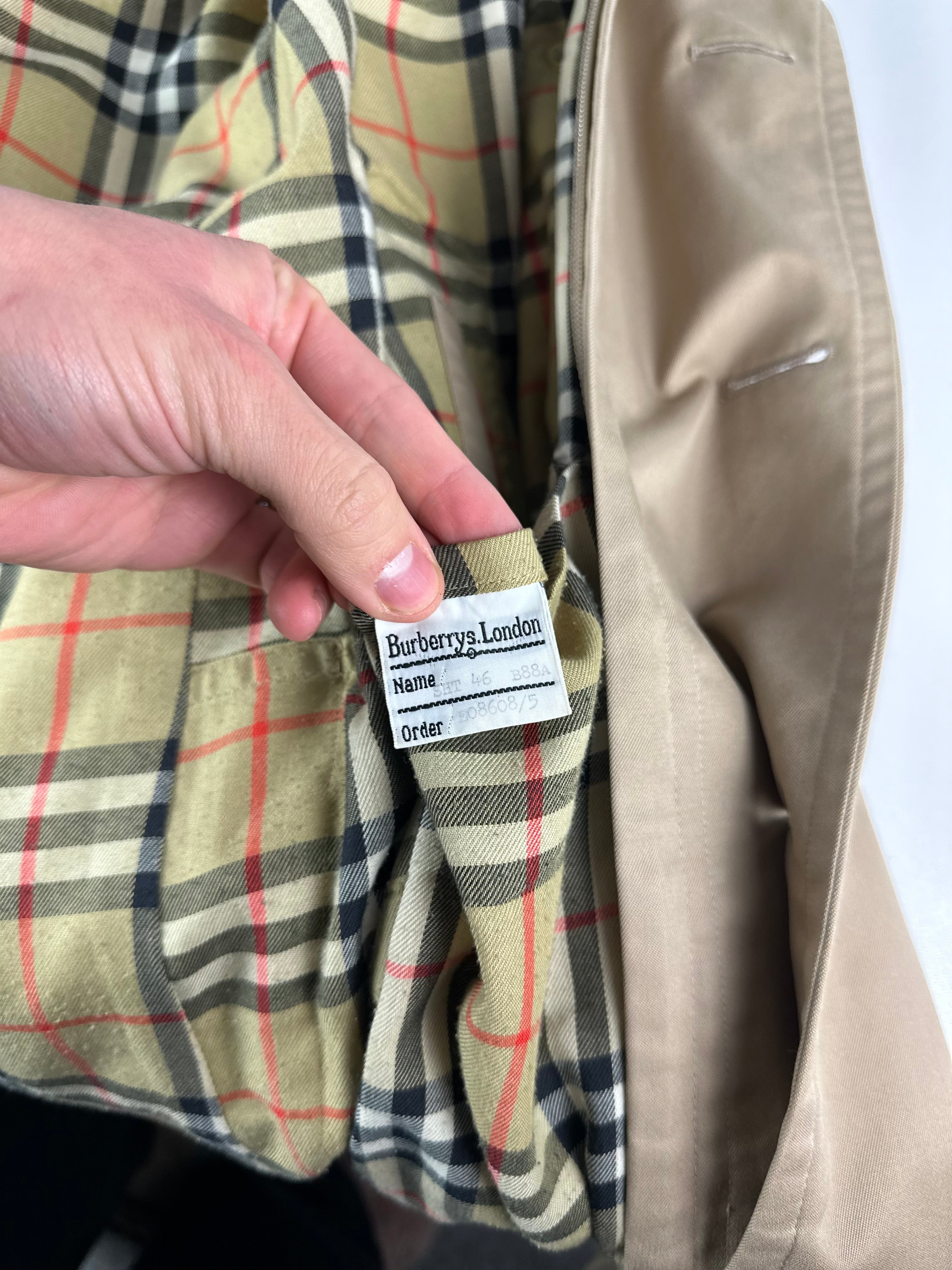Burberrys Trenchcoat (46/S) including Inlet