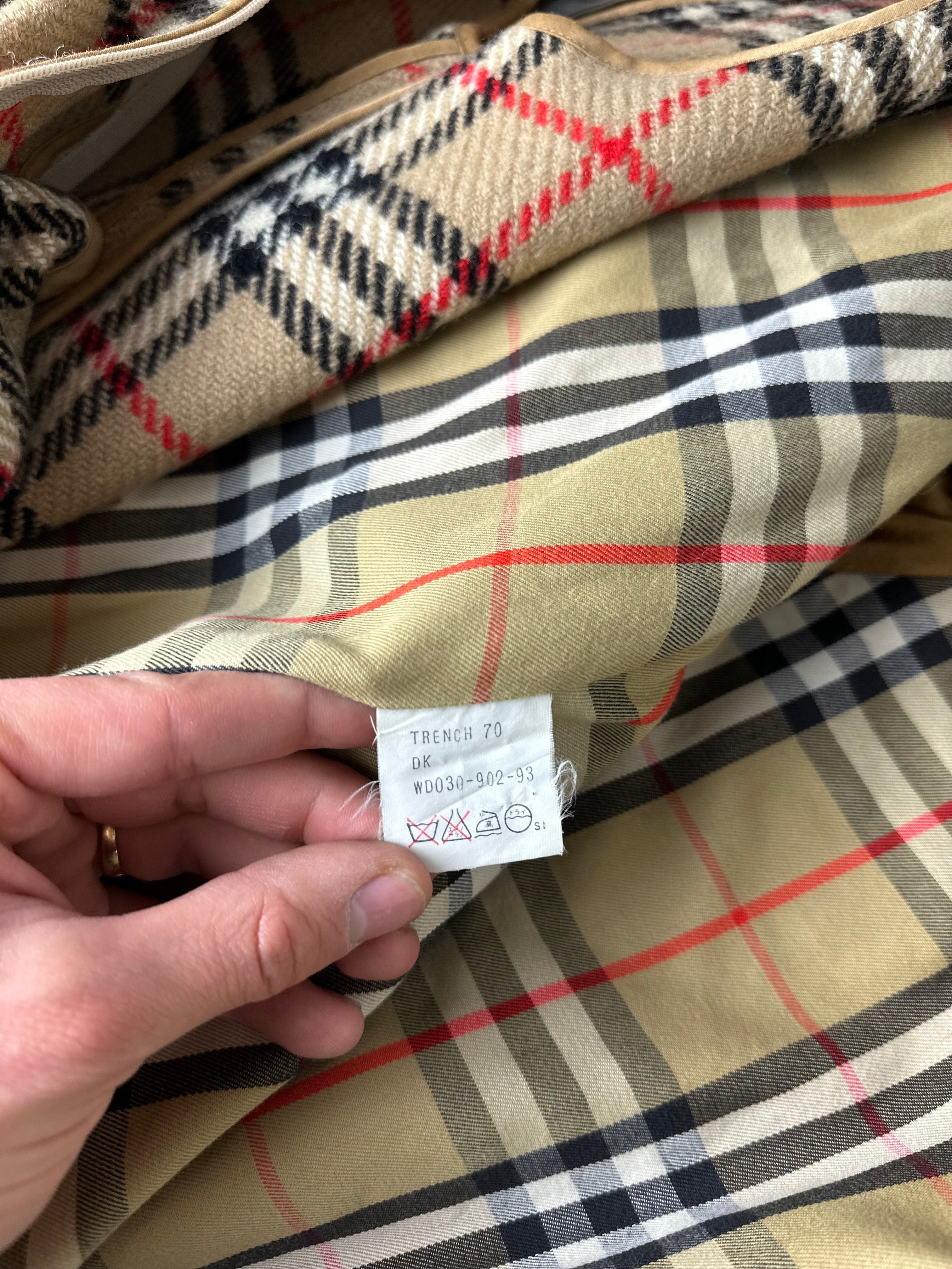 Burberrys Trenchcoat (52/L) including Inlet