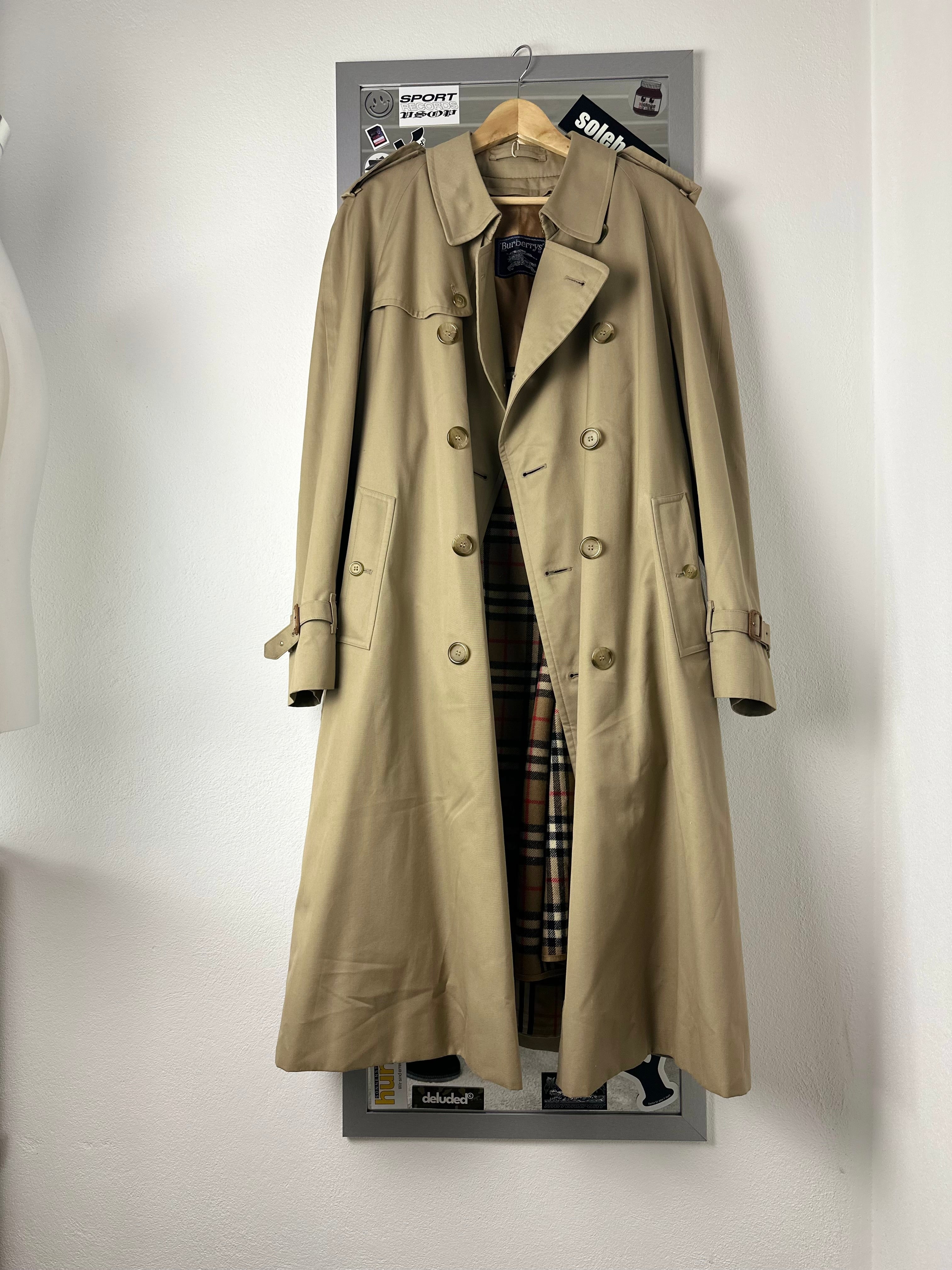 Burberrys Trenchcoat (52/L) including Inlet