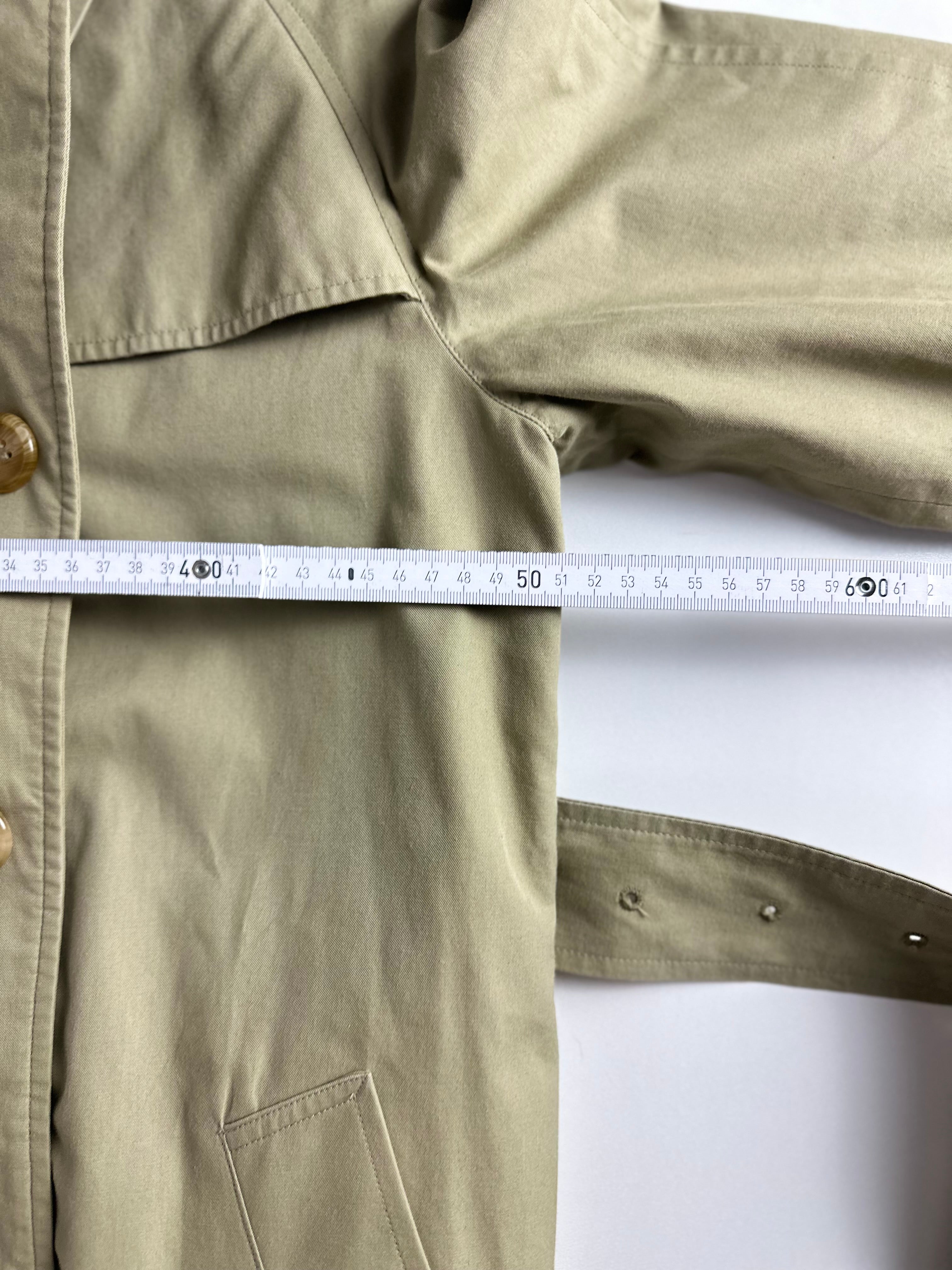 Burberrys Trenchcoat (10/S)