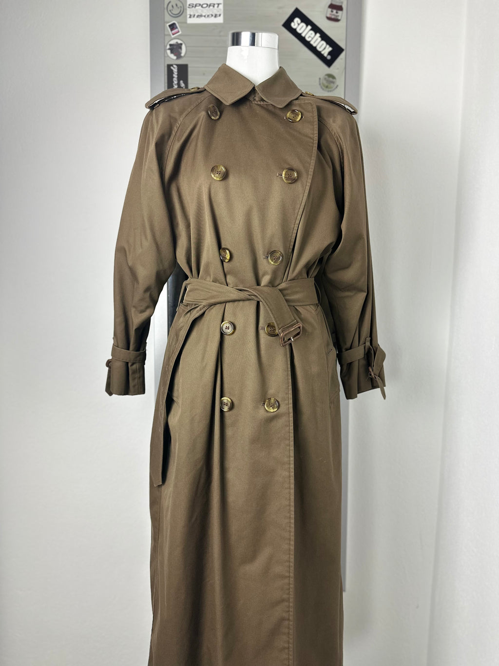Burberrys Trenchcoat (10/S)
