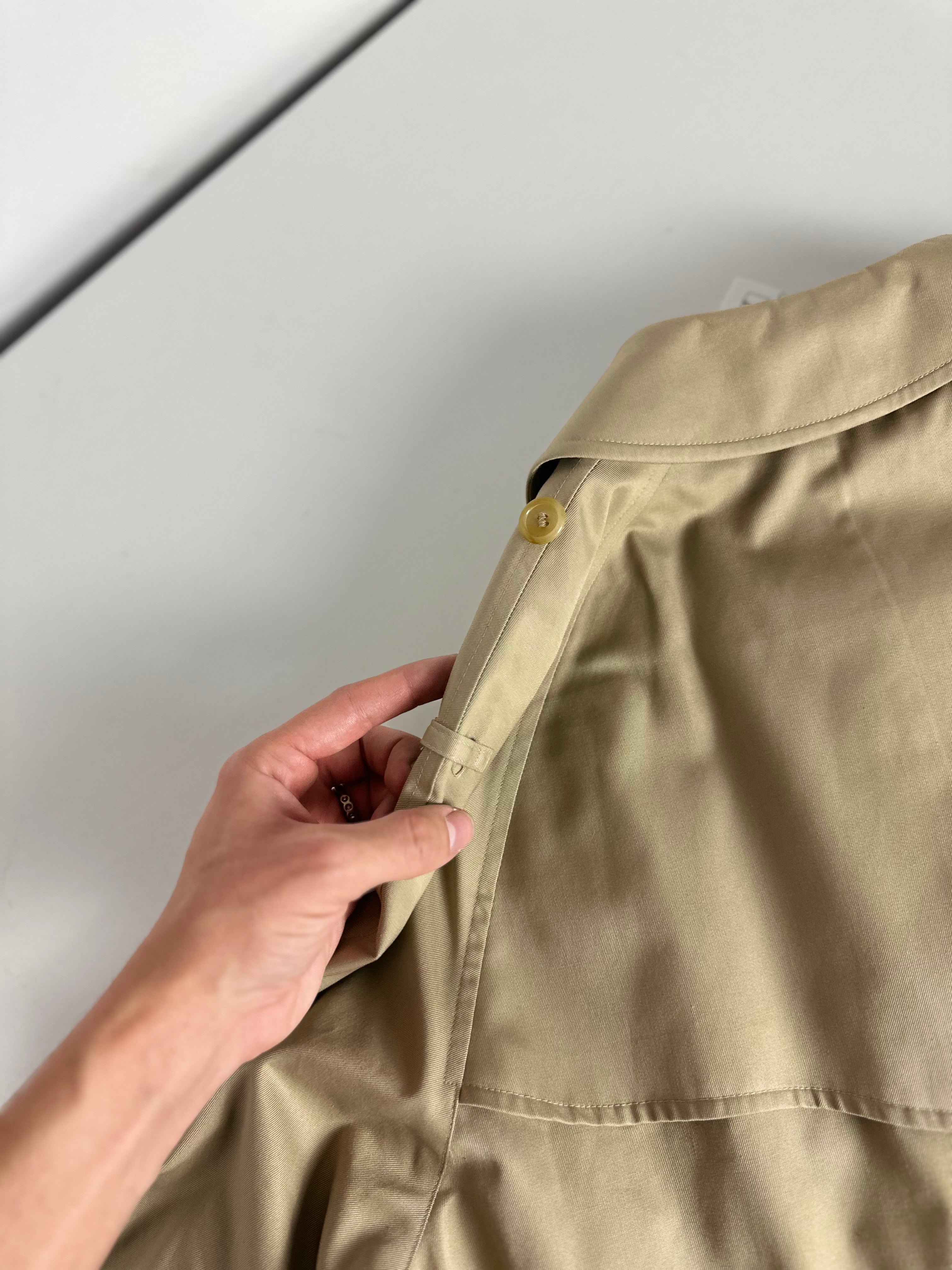 Burberrys Trenchcoat (10/S)
