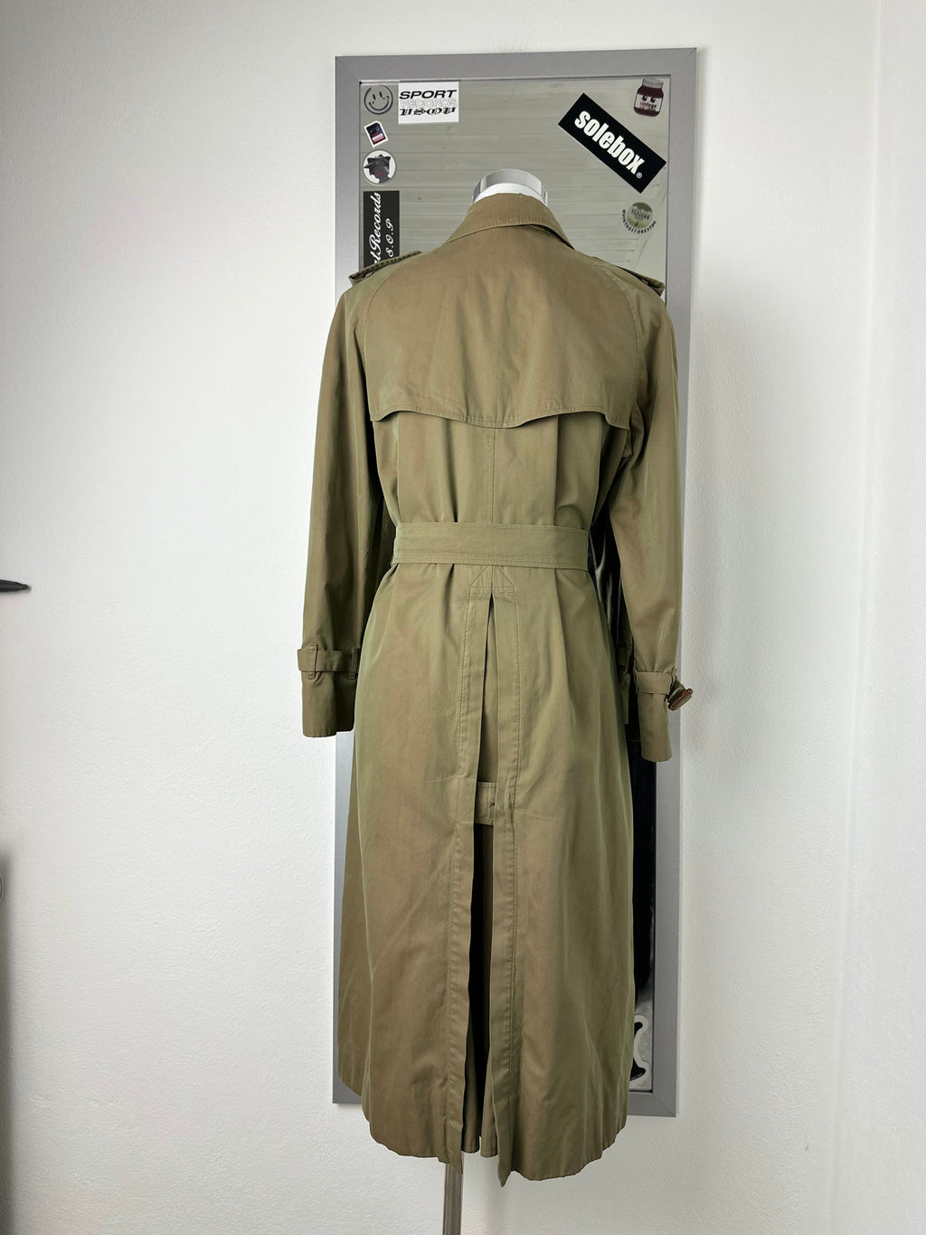 Burberrys Trenchcoat (10/S)