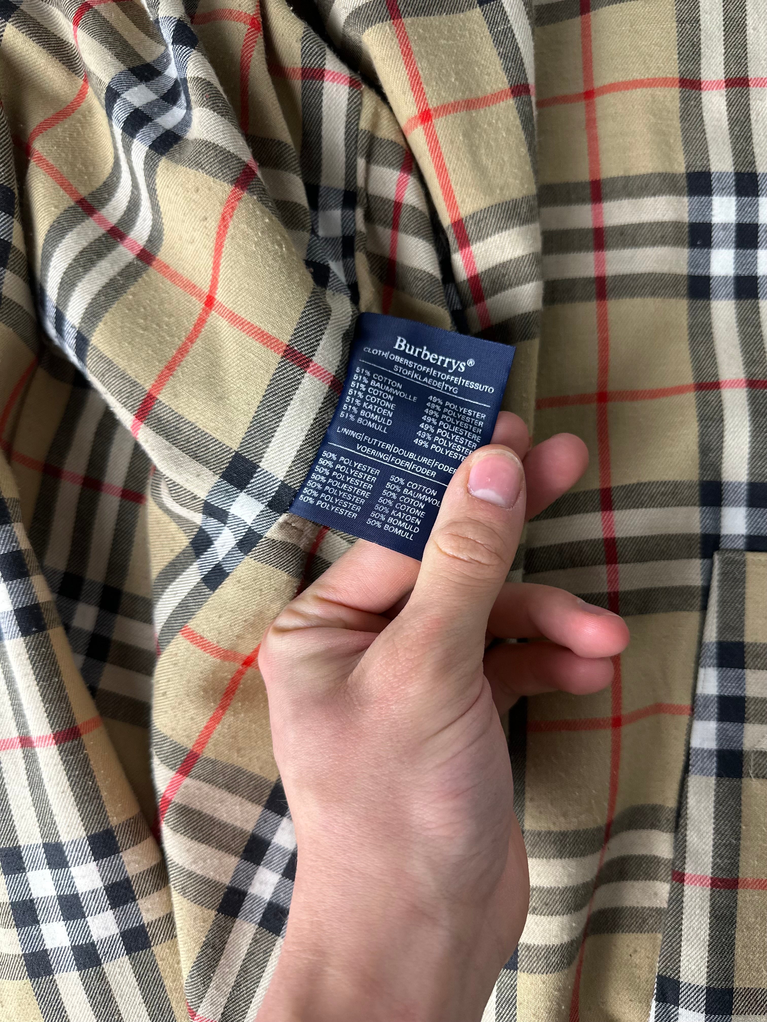 Burberrys Trenchcoat (10/S)