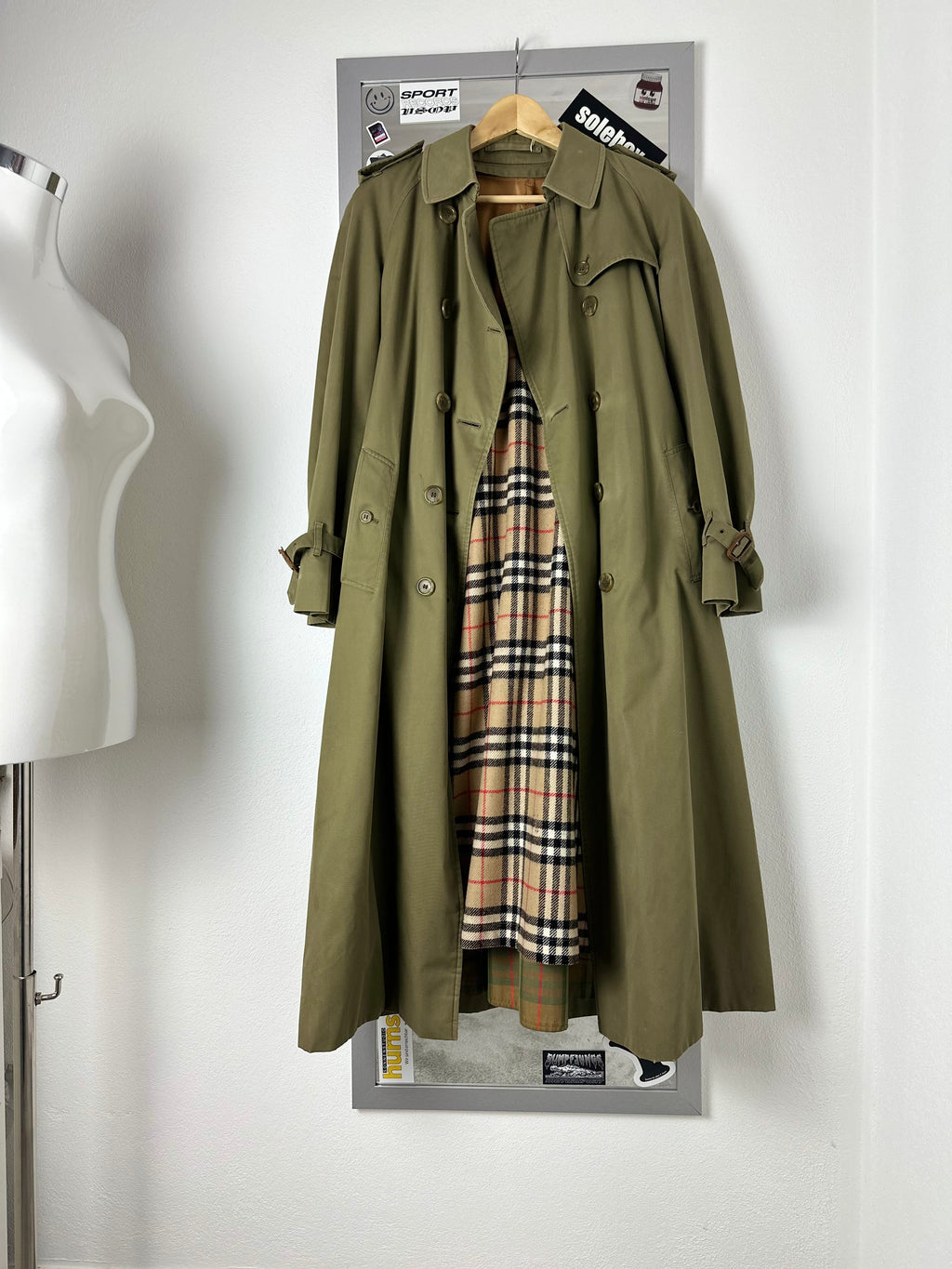 Burberrys Trenchcoat (10/S) including Inlet