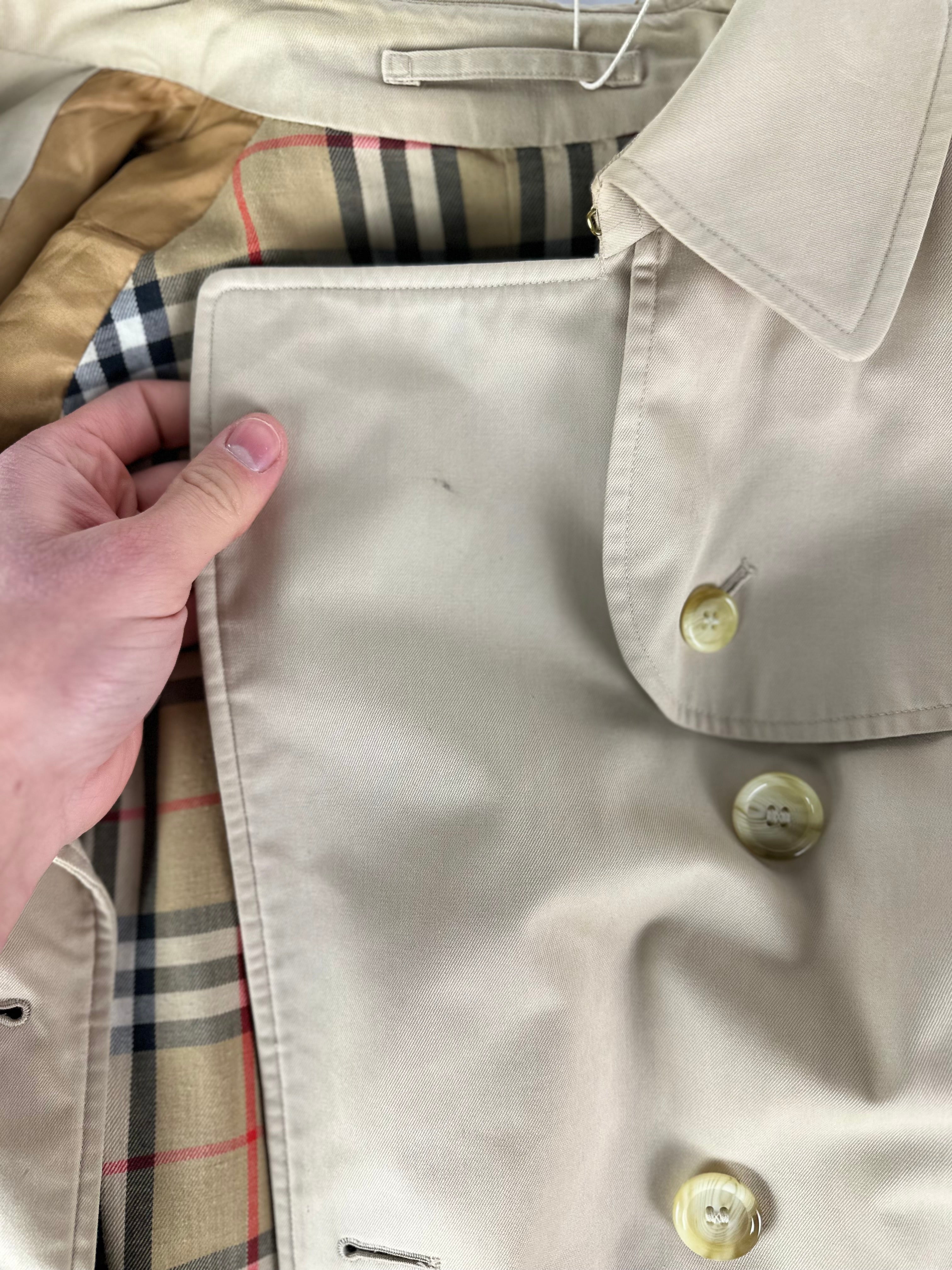 Burberrys Trenchcoat (12/M)