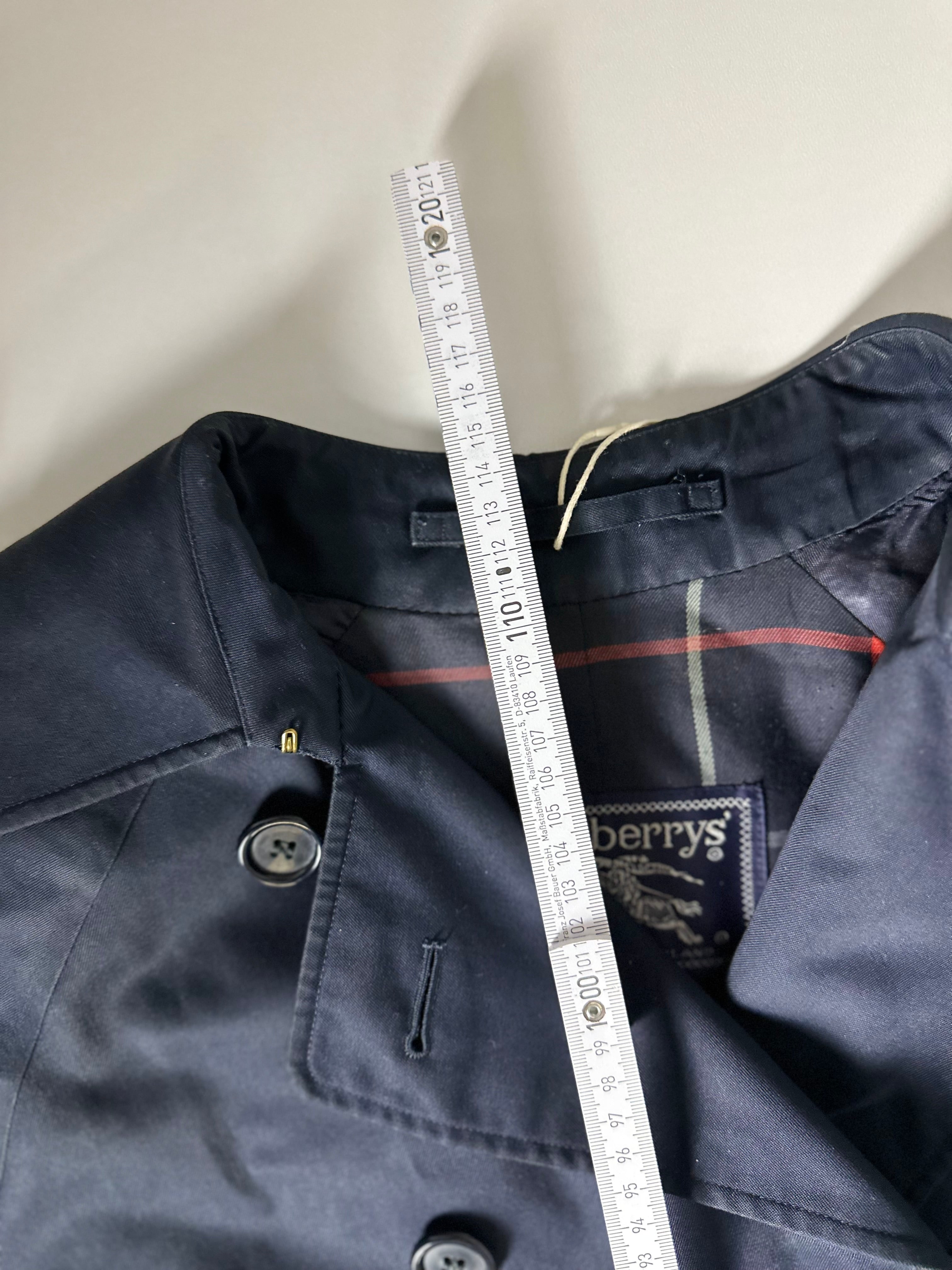 Burberrys Trenchcoat (10/S)