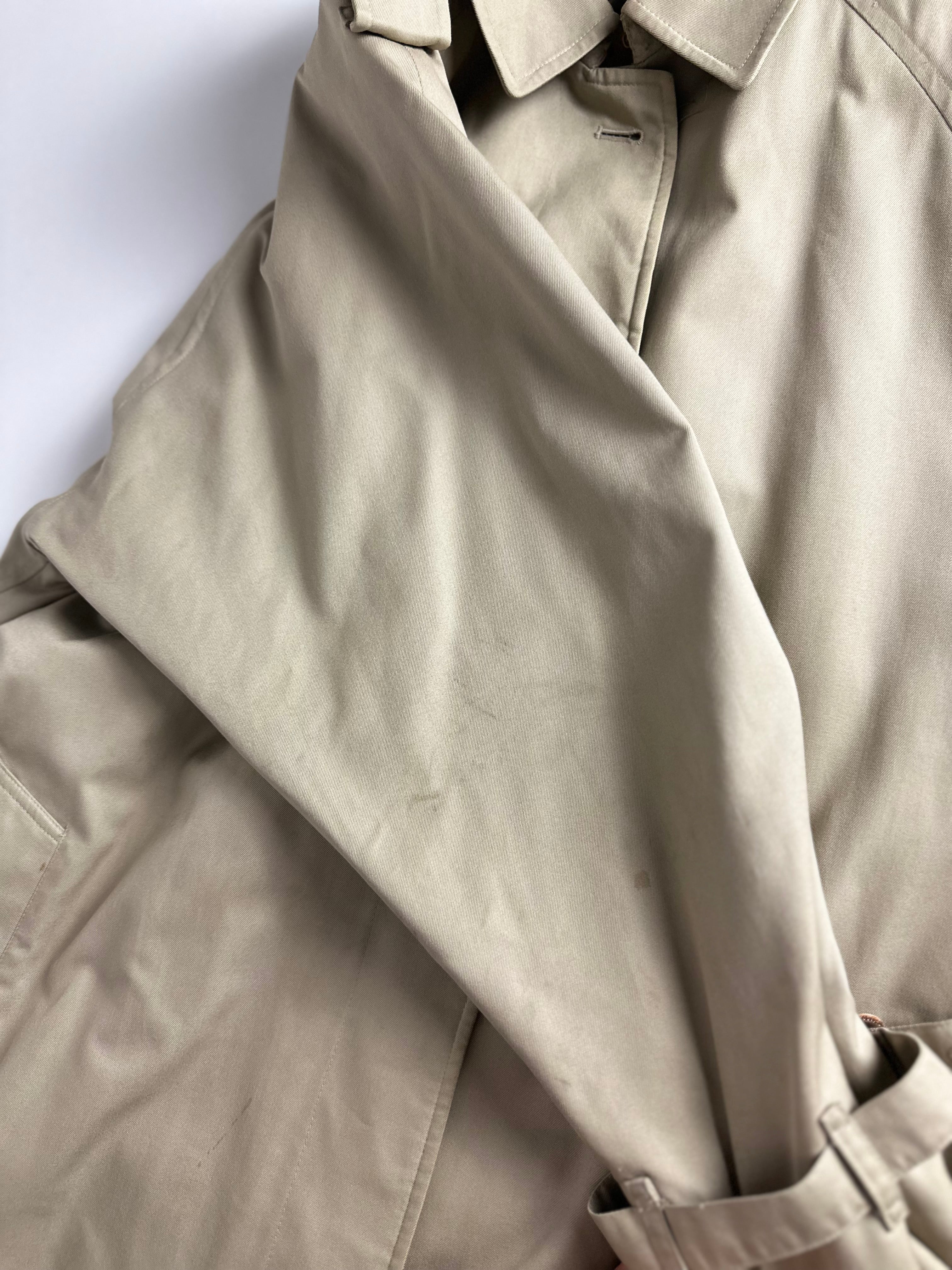 Burberrys Trenchcoat (12/M) including Inlet