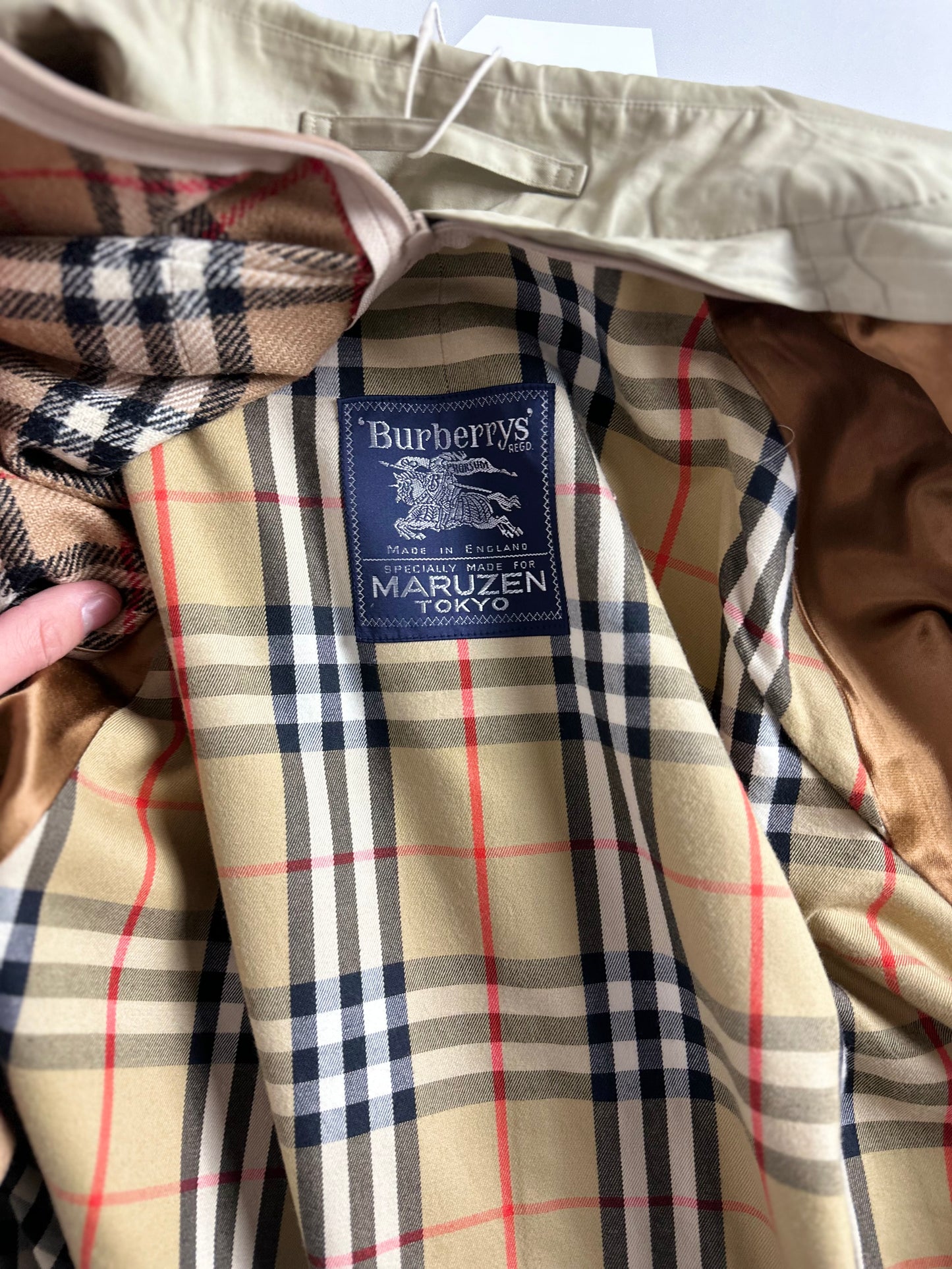 Burberrys Trenchcoat (50/L) including Inlet