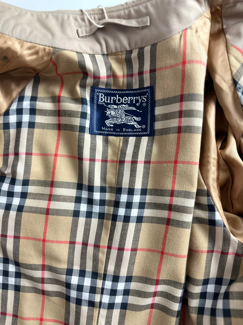 Burberrys Trenchcoat (12/M)