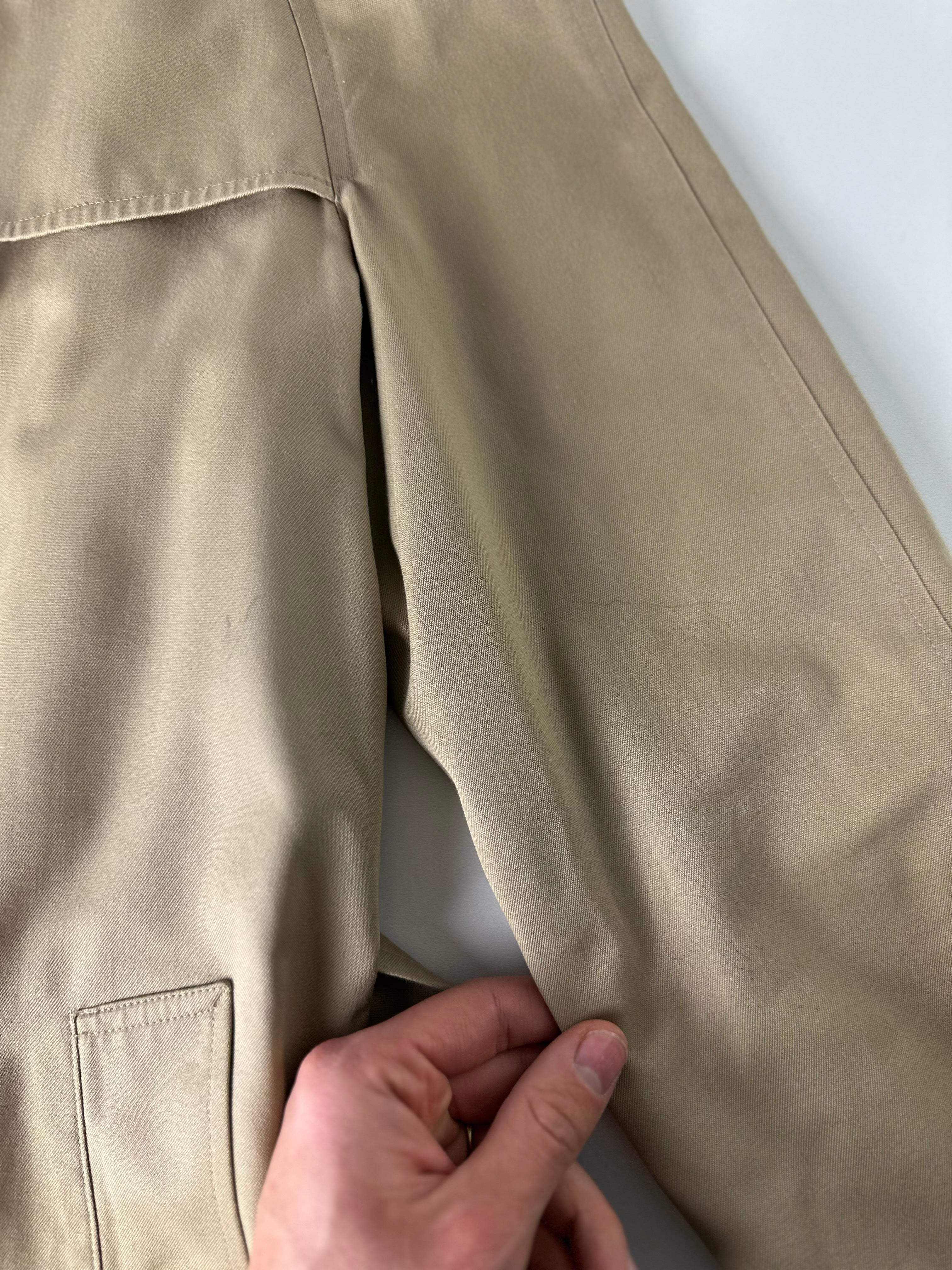 Burberrys Trenchcoat (10/S)