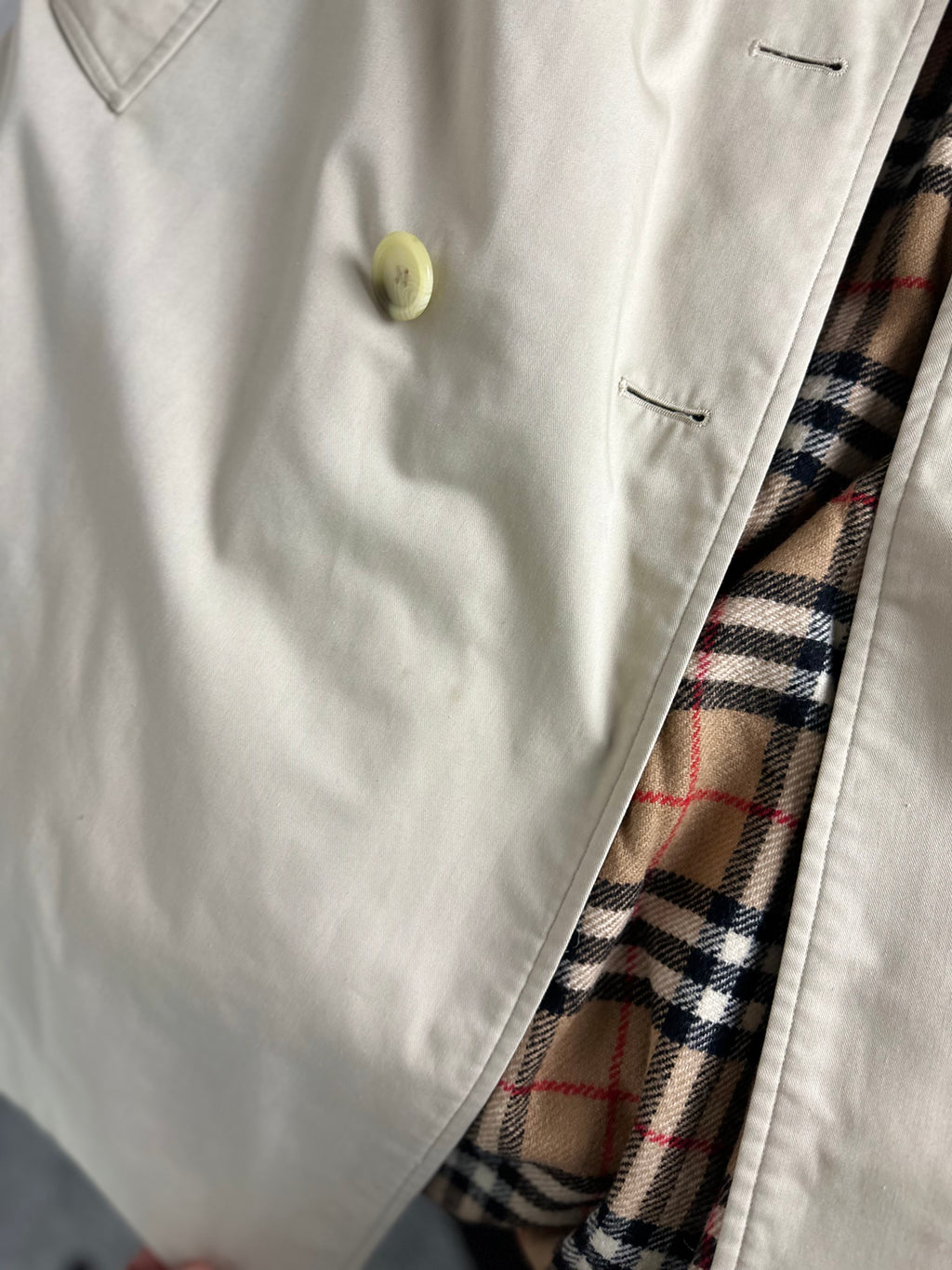 Burberrys Trenchcoat (48/M) including Inlet